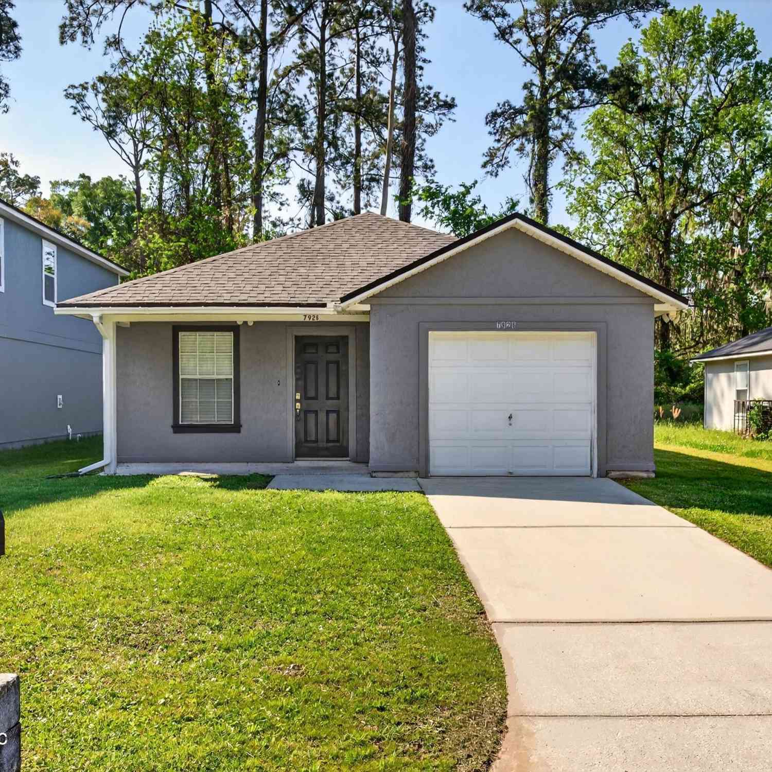 Homes For Sale - 7926 Jasper Avenue<br/> Duval County, Jacksonville, FL 32211