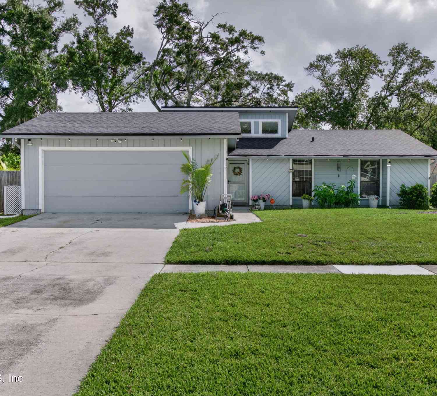Homes For Sale - 8479 Rampart Road<br/> Jacksonville, FL 32244