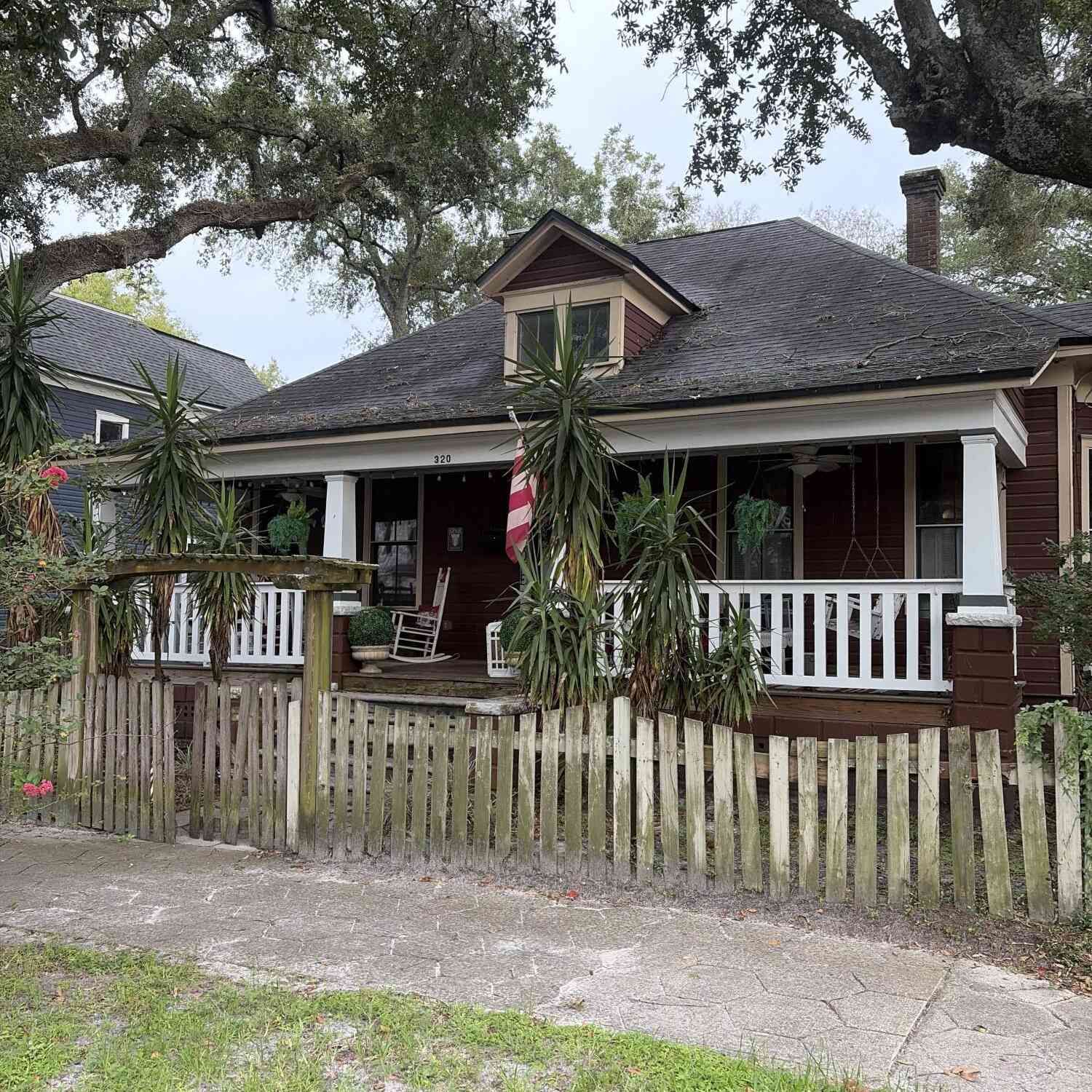 Homes For Sale - 320 E 9th Street<br/> Duval County, Jacksonville, FL 32206