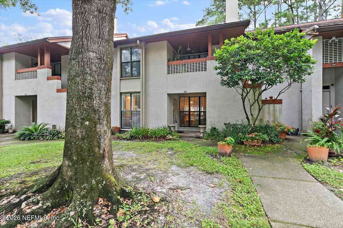 Condo For Sale - 2105 Wood Hill Drive #2105<br/> Jacksonville, FL 32256