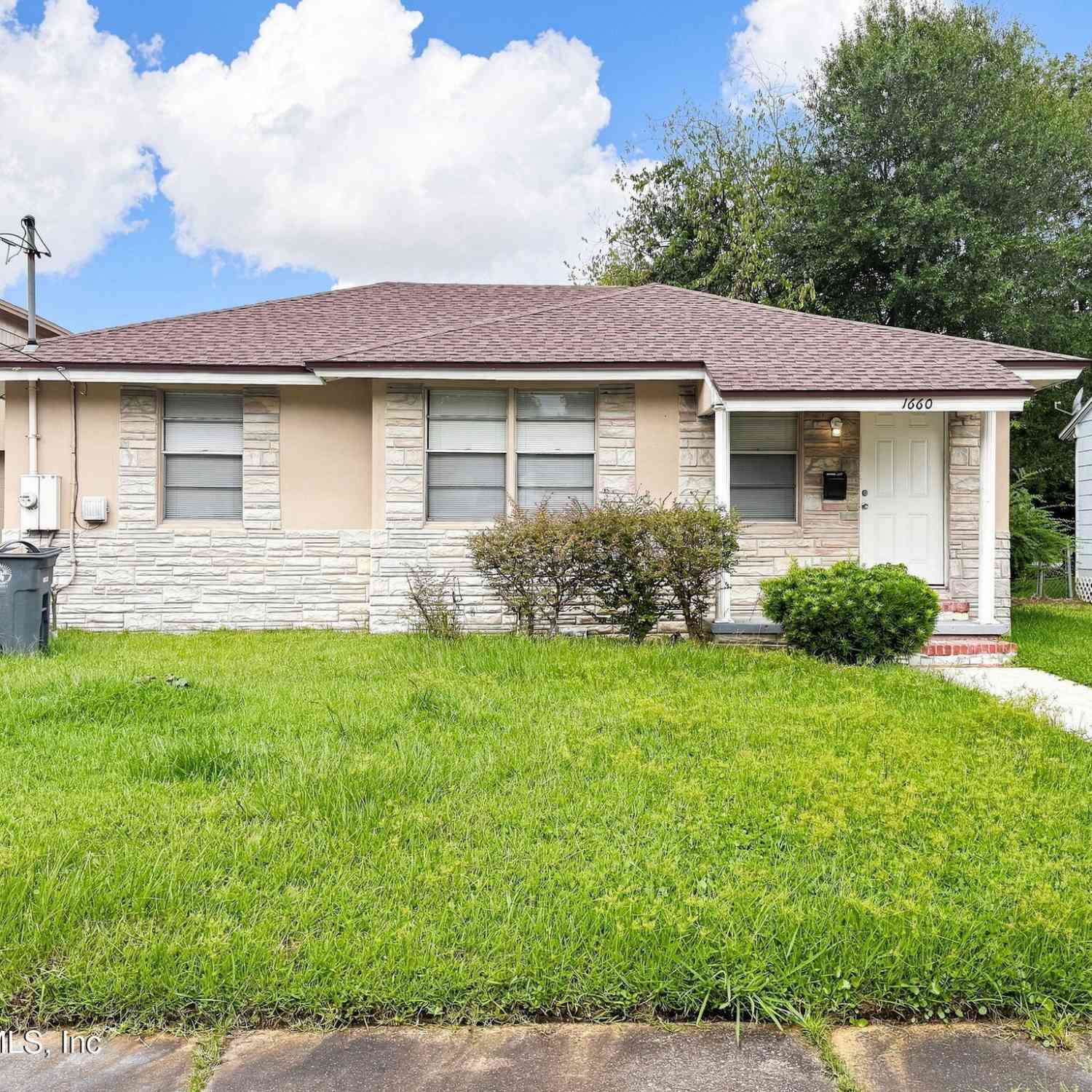 Homes For Sale - 1660 University Street<br/> Duval County, Jacksonville, FL 32209