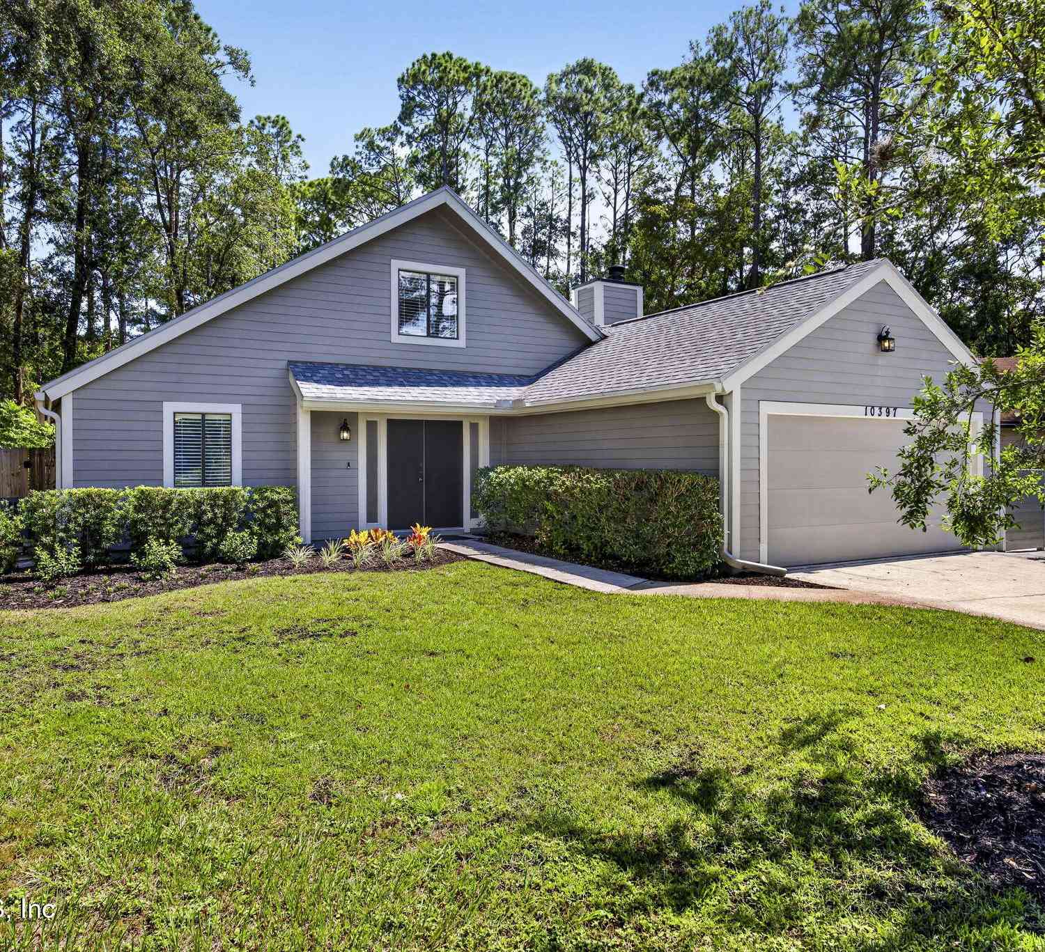 Homes For Sale - 10397 Arrow Lakes Court<br/> Jacksonville, FL 32257