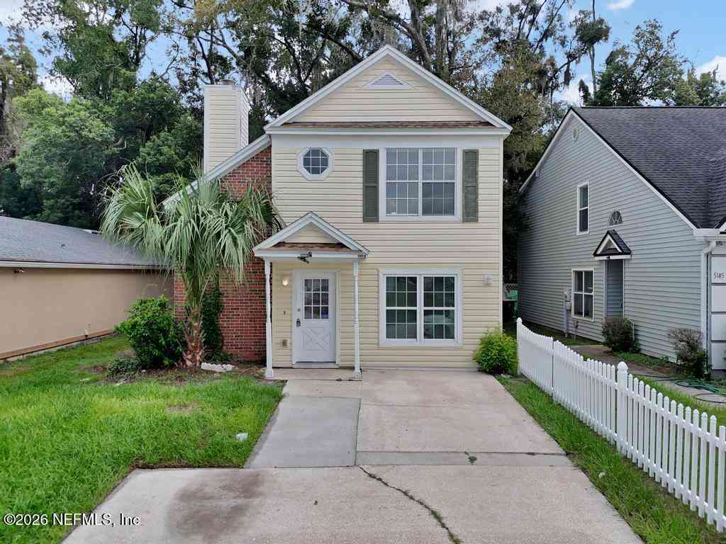 Homes For Sale - 5141 Glen Alan Court<br/> Jacksonville, FL 32210