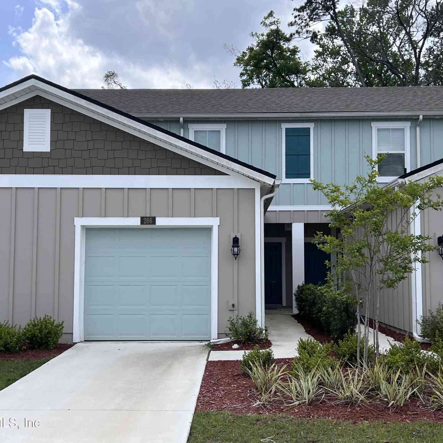 Townhouse For Rent - 266 Aralia Lane<br/> Jacksonville, FL 32216