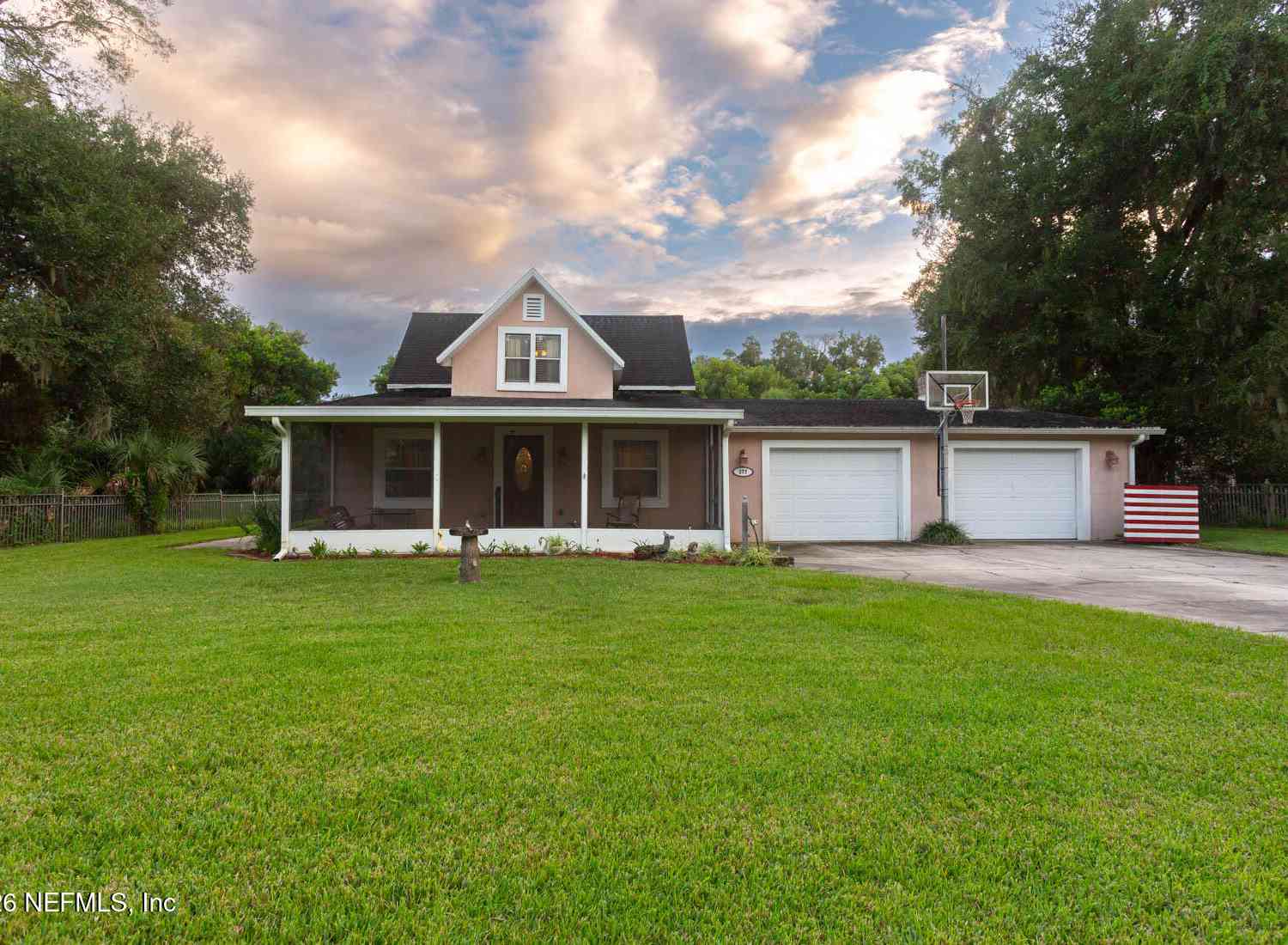 Homes For Sale - 177 Central Avenue<br/> Putnam County, San Mateo, FL 32187