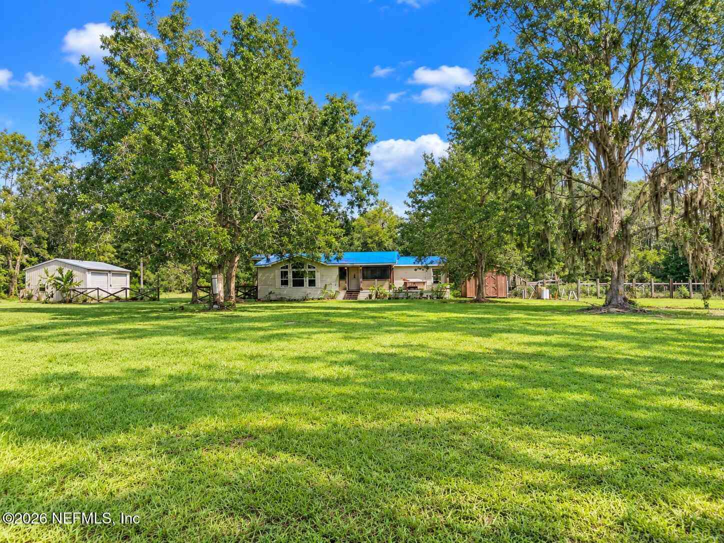 Mobile Home For Sale - 23261 NW 32nd Place<br/> Lawtey, FL 32058