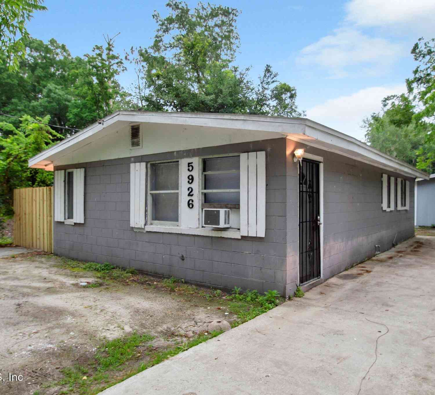 Homes For Sale - 5926 Dunmire Avenue<br/> Jacksonville, FL 32219