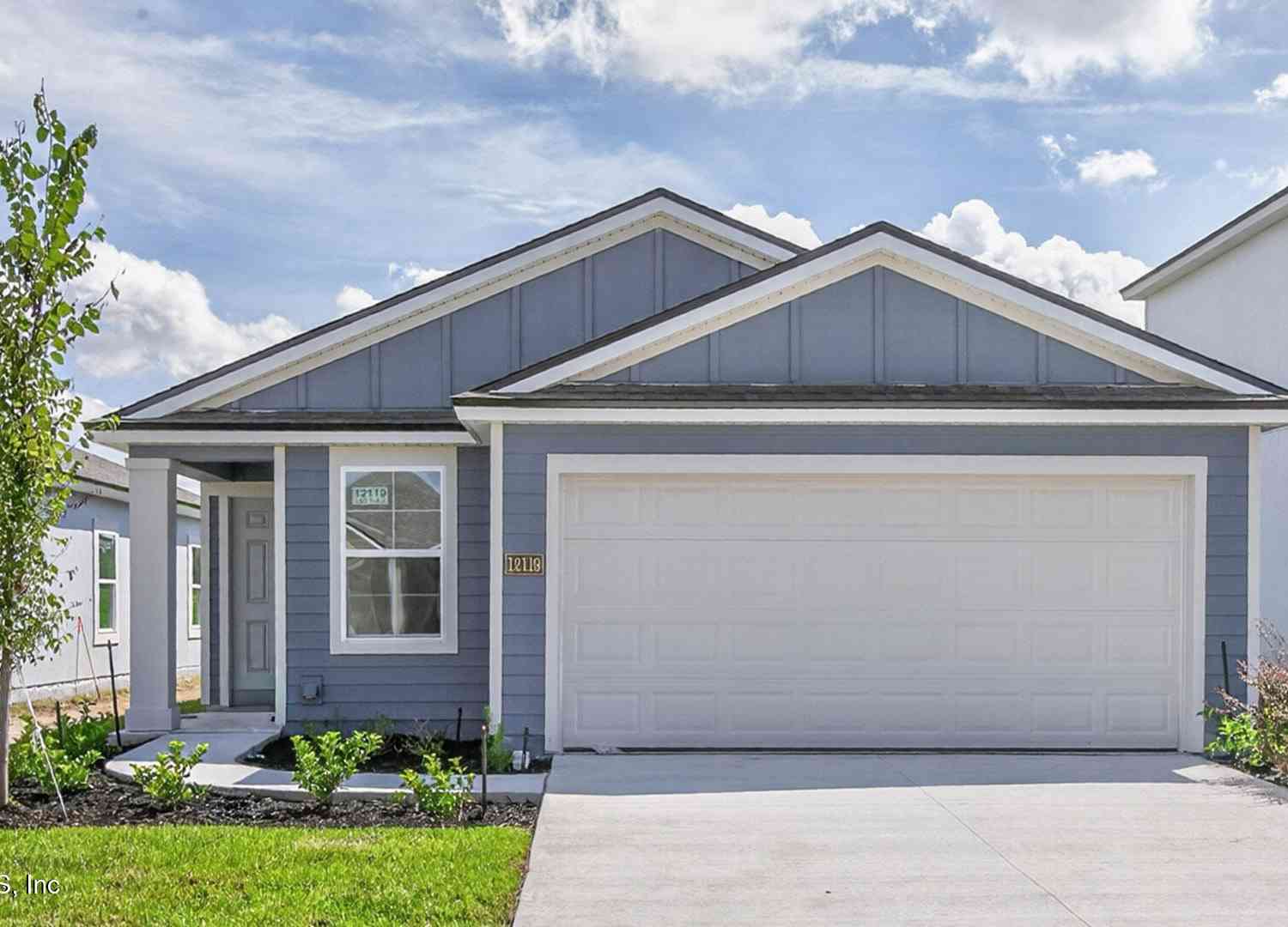 Homes For Sale - 12119 Yew Tree Road<br/> Jacksonville, FL 32218