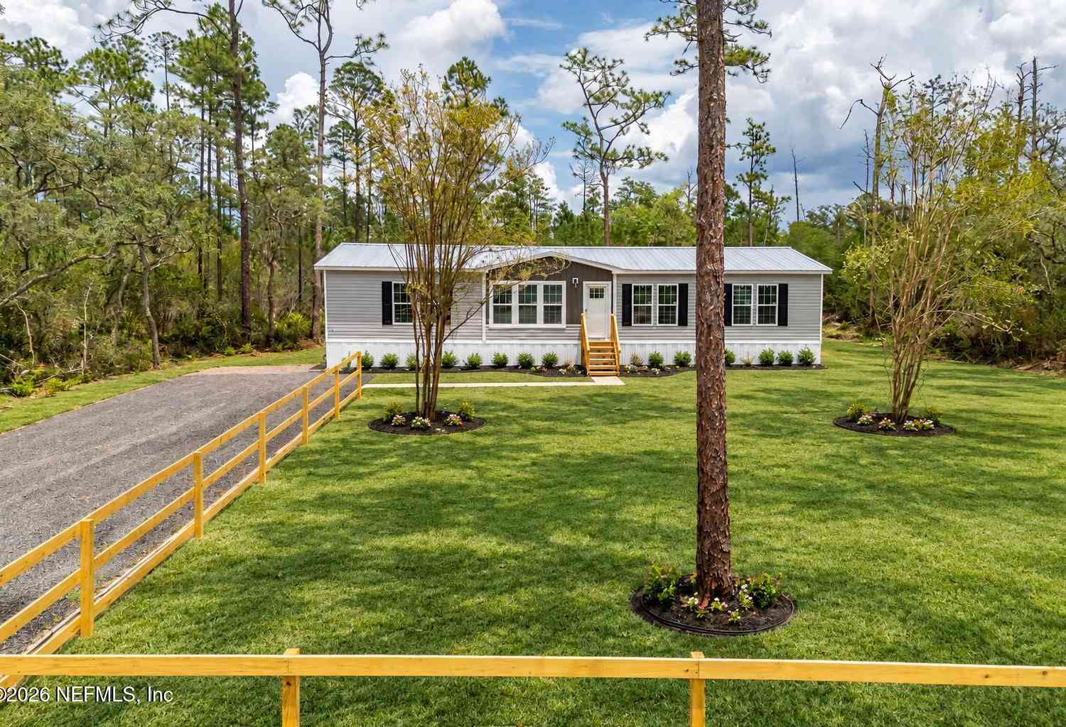 Mobile Home For Sale - 230 Redeye Road<br/> Florahome, FL 32140