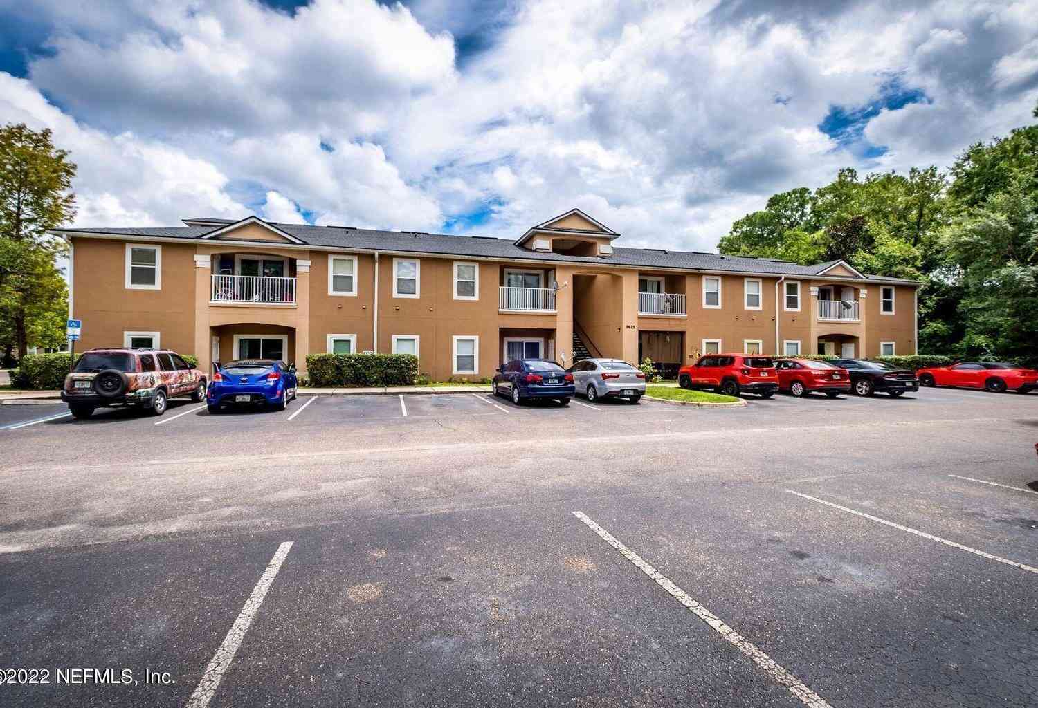 Condo For Rent - 9625 Amarante Way #13<br/> Jacksonville, FL 32257