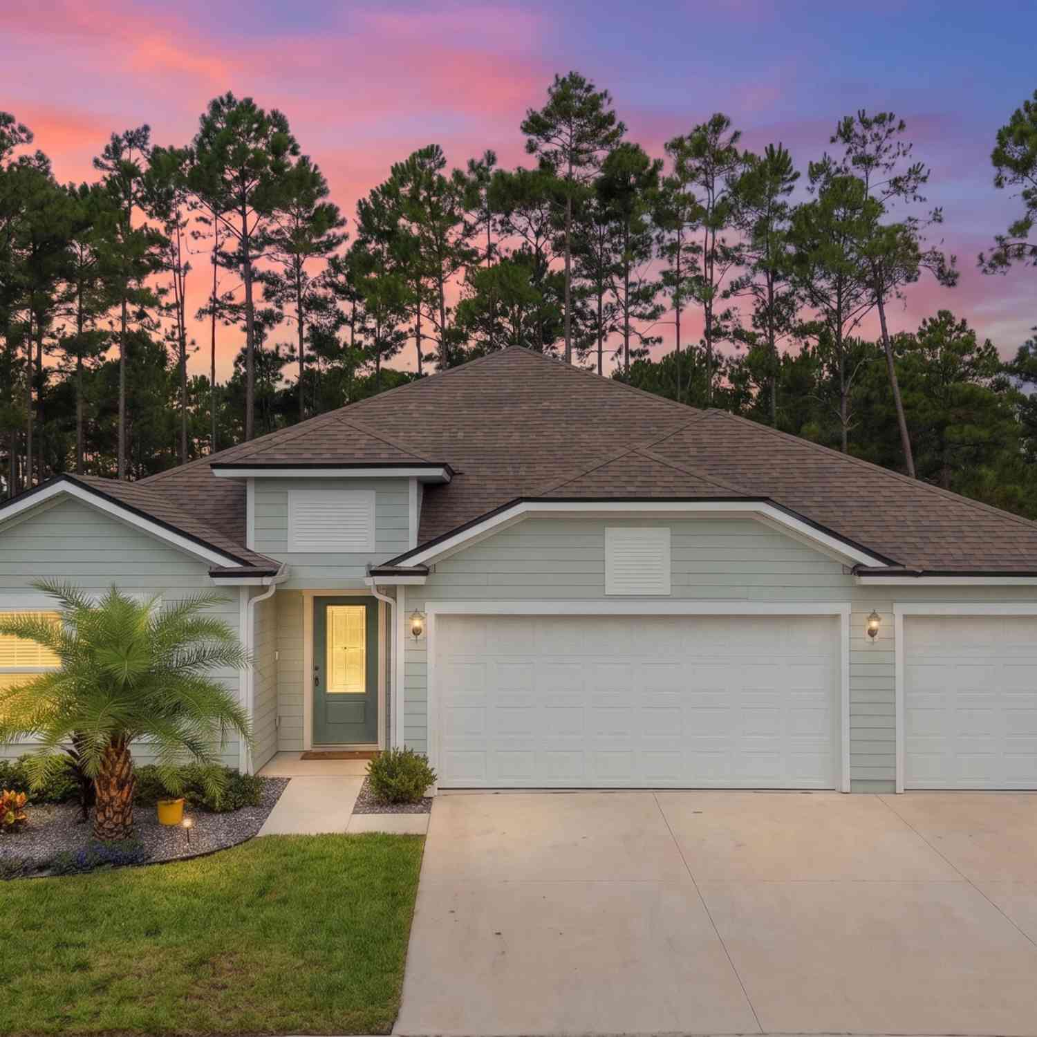 Homes For Sale - 12 Lumber Jack Trail<br/> Palm Coast, FL 32137