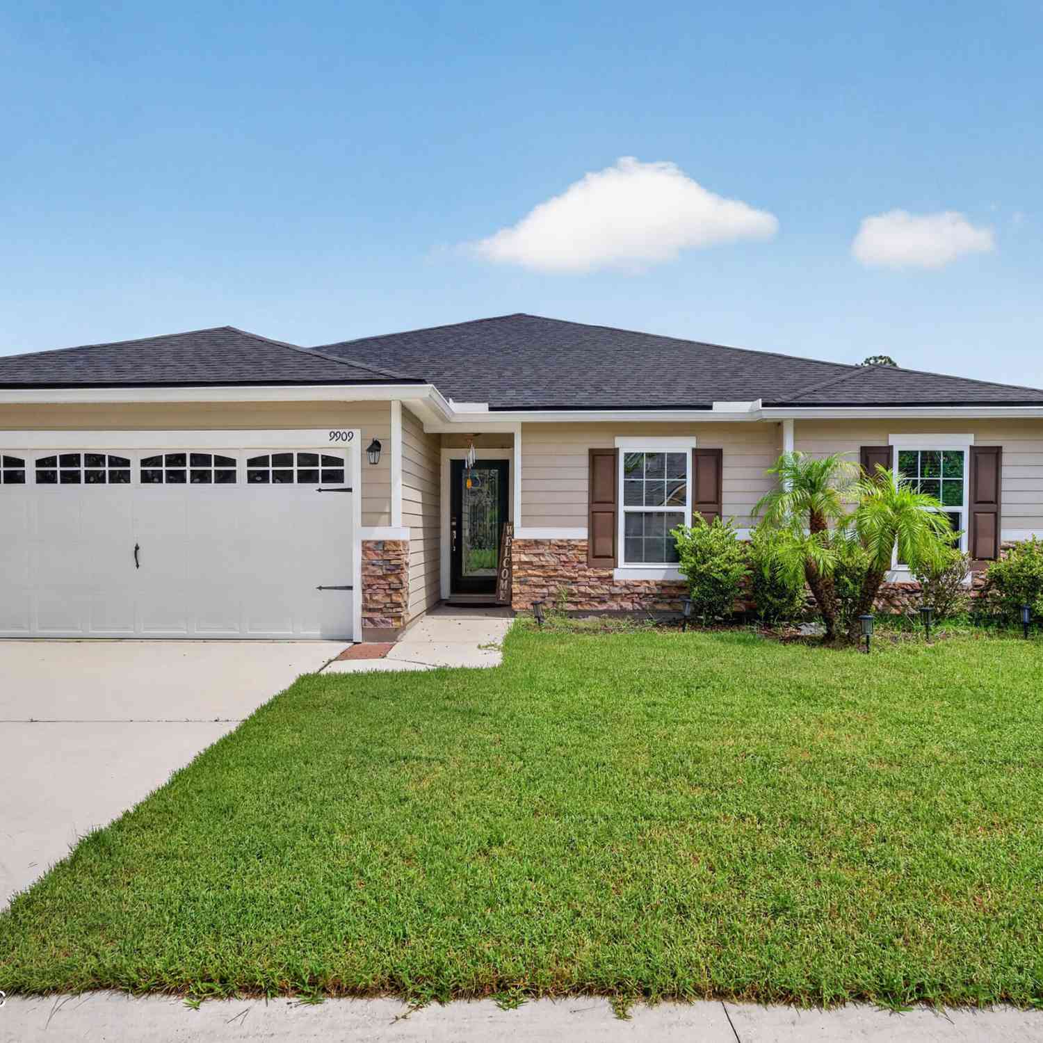 Homes For Rent - 9909 Patriot Ridge Drive<br/> Jacksonville, FL 32221