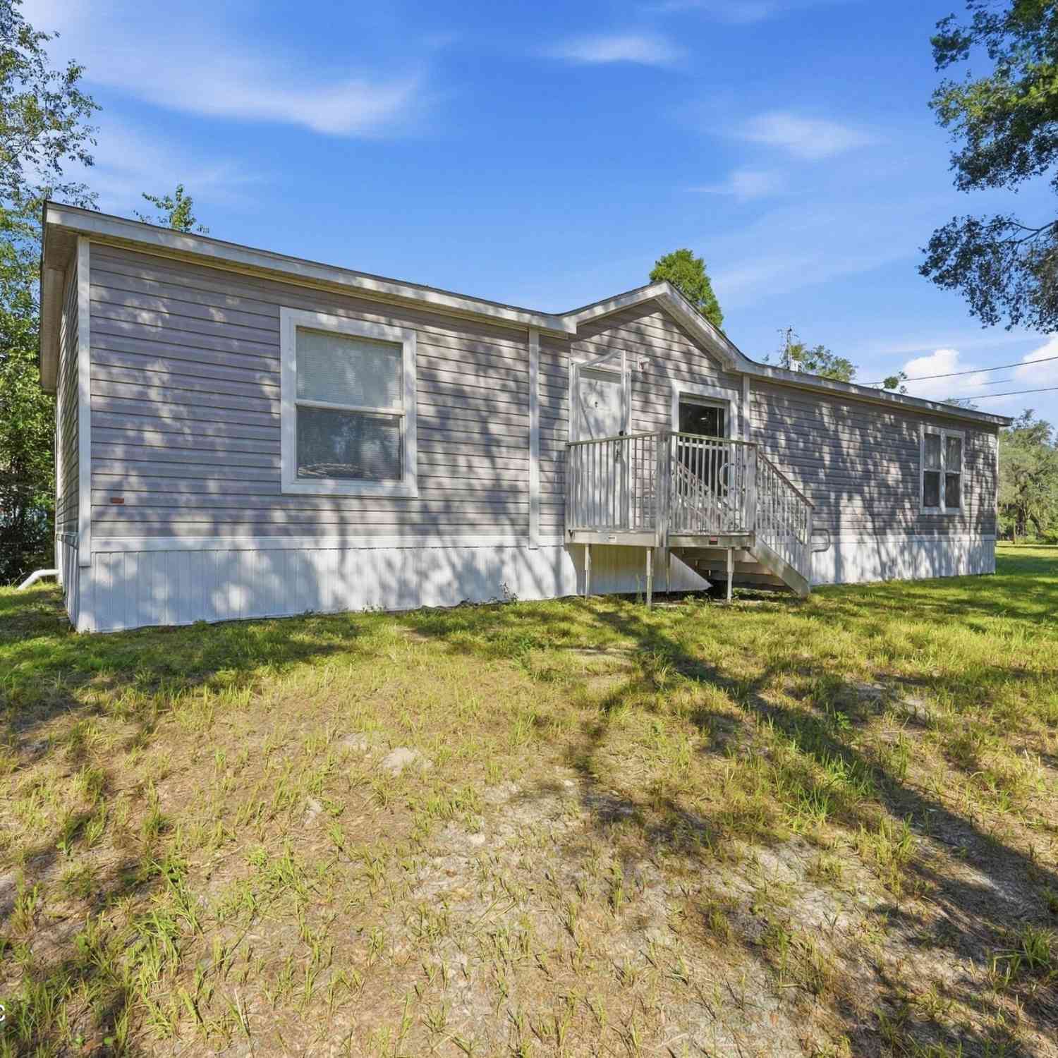 Mobile Home For Sale - 187 Lakeview Drive<br/> Putnam County, Melrose, FL 32666