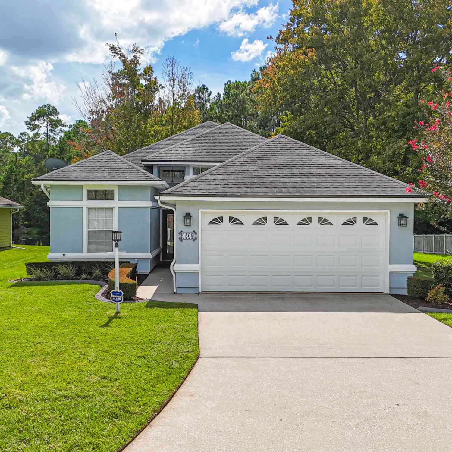 Homes For Sale - 9508 Southbrook Drive<br/> Jacksonville, FL 32256