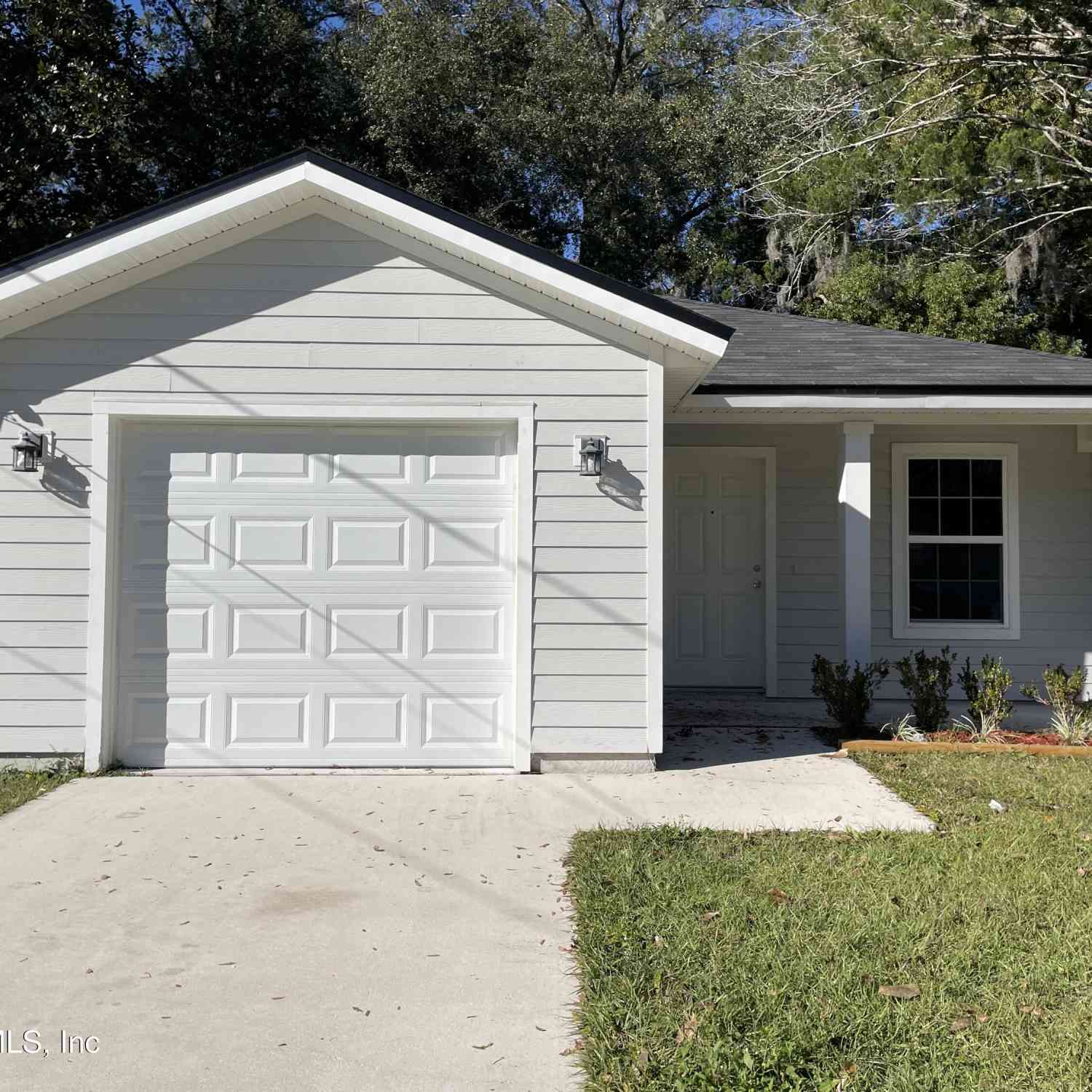 Homes For Sale - 463 W 59th Street<br/> Jacksonville, FL 32208