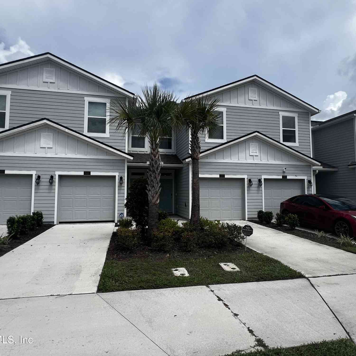 Townhouse For Rent - 646 Celtic Drive<br/> Jacksonville, FL 32218