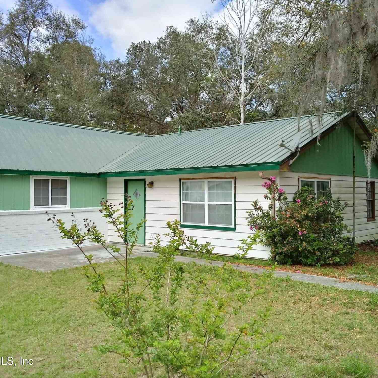 Homes For Rent - 203 SW 51st Avenue<br/> Interlachen, FL 32148