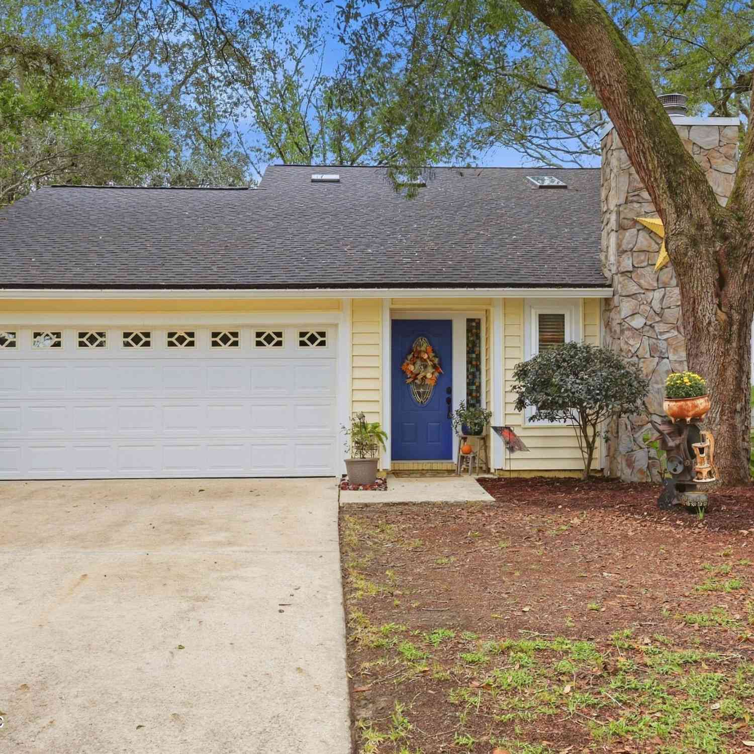 Homes For Sale - 5248 Tilting Oaks Court<br/> Jacksonville, FL 32258