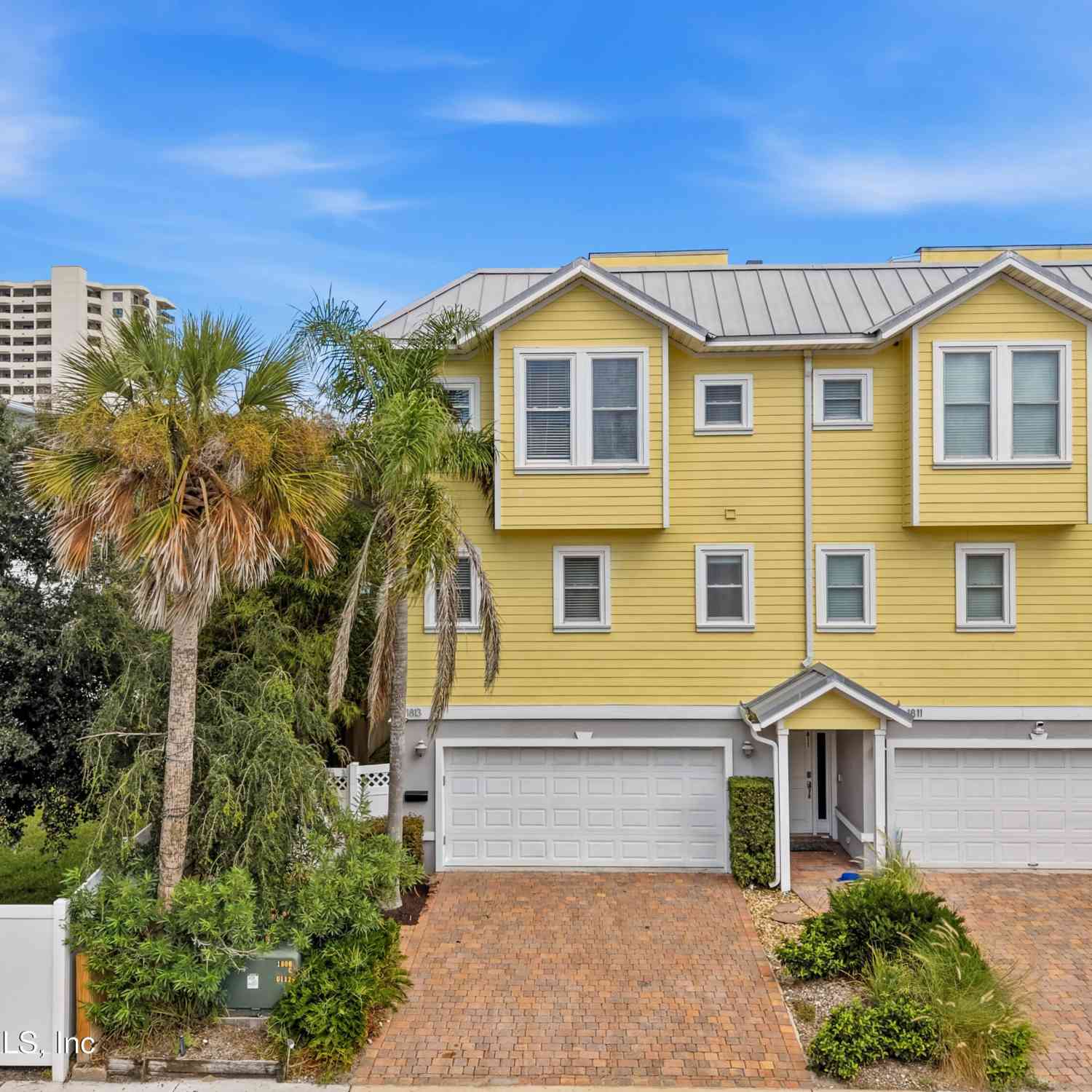 Townhouse For Sale - 1813 2nd Street<br/> Jacksonville Beach, FL 32250