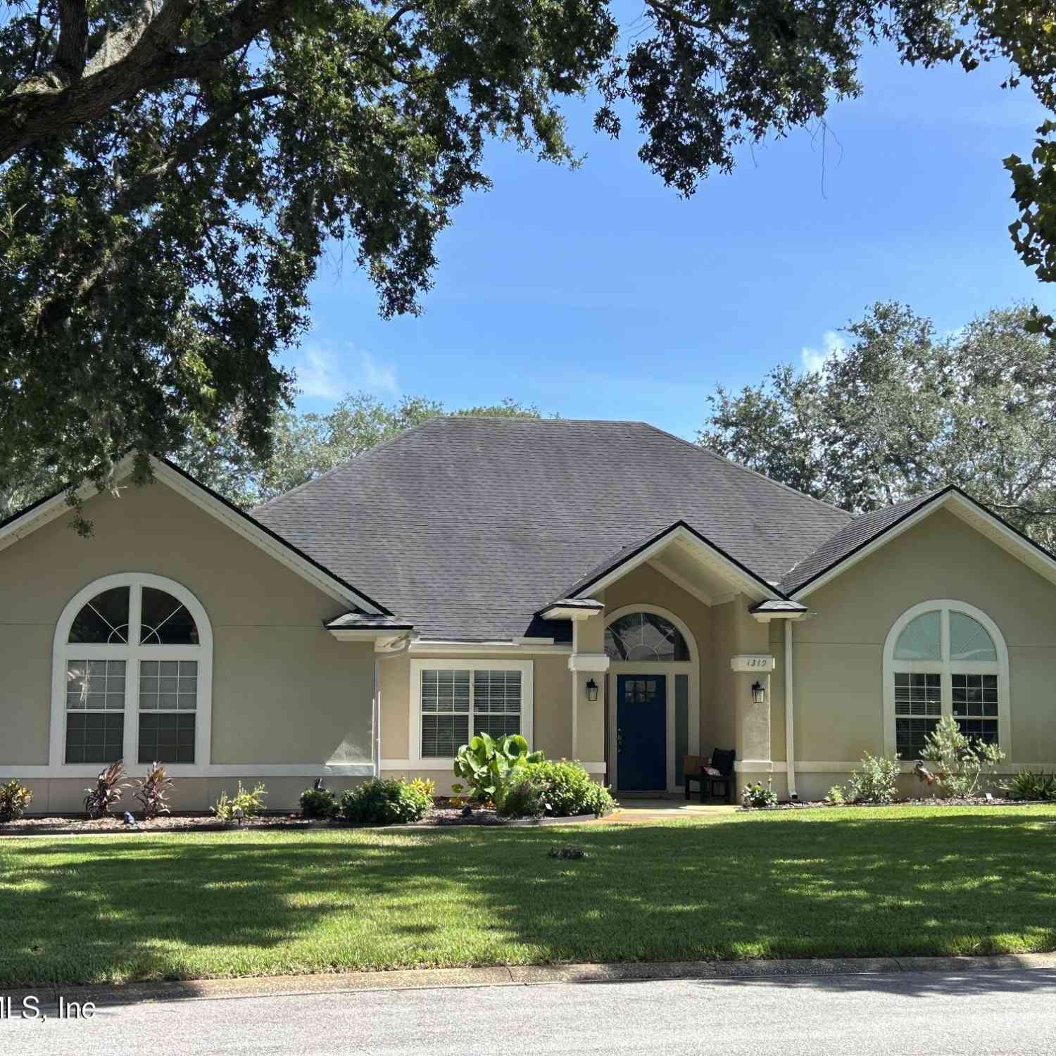 Homes For Sale - 1319 Glickstein Court<br/> Neptune Beach, FL 32266