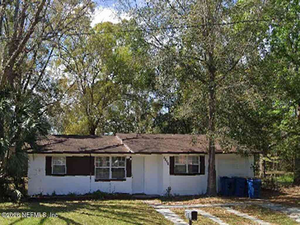 Homes For Sale - 5818 Tusk Court<br/> Jacksonville, FL 32209