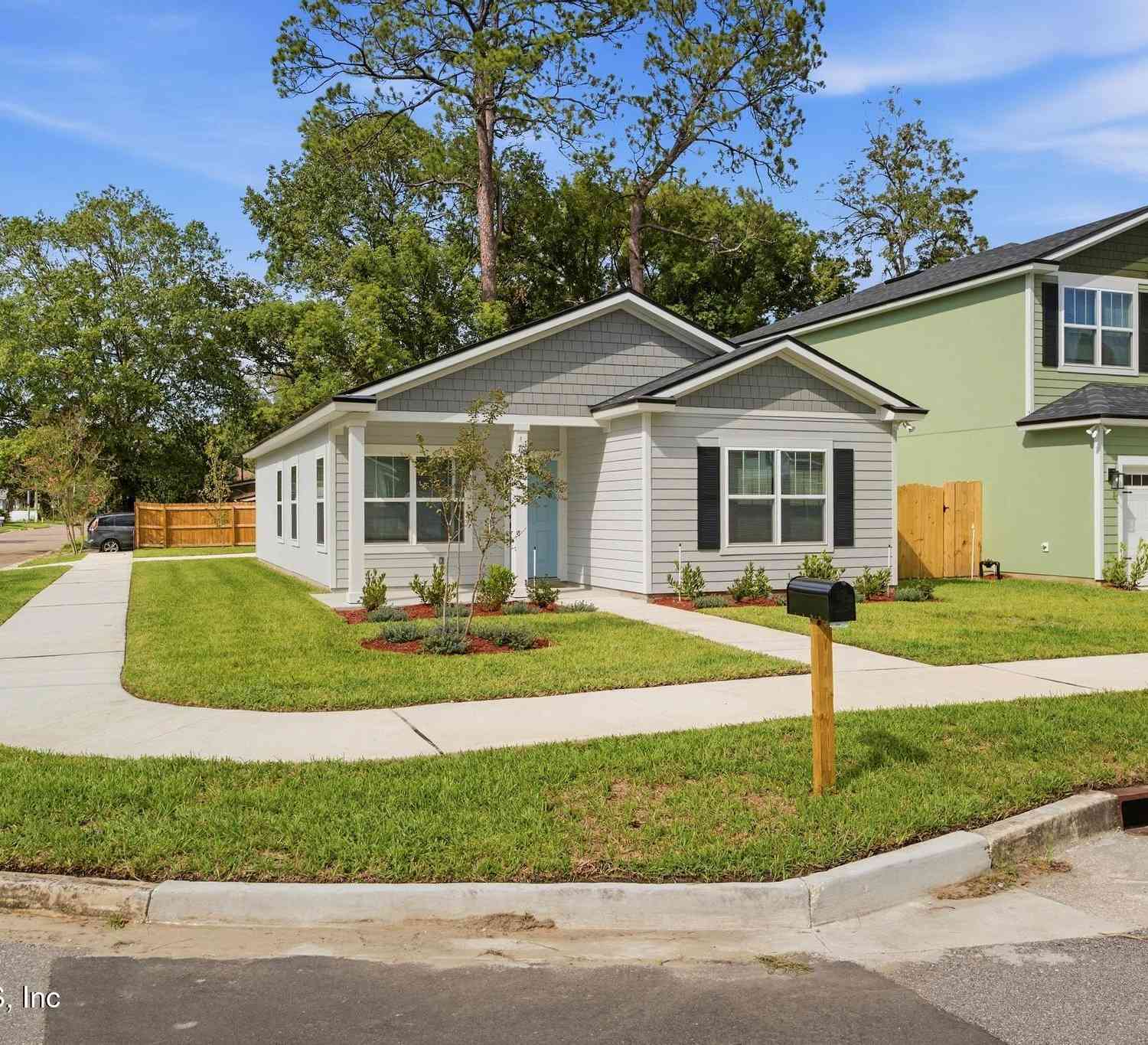 Homes For Sale - 4573 Attleboro Street<br/> Jacksonville, FL 32205