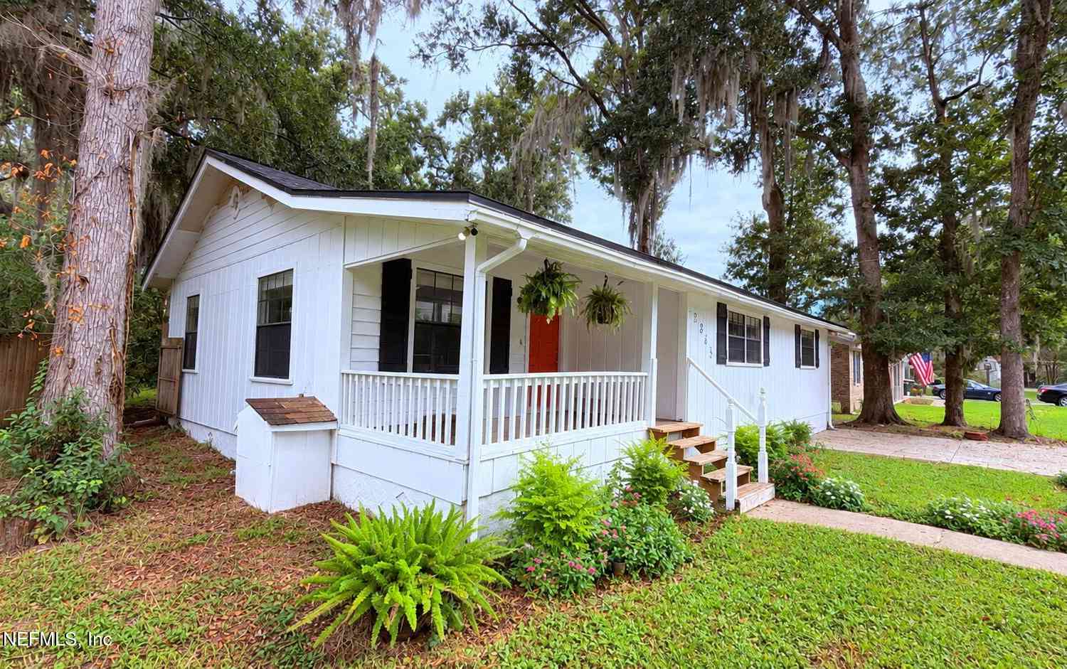 Homes For Sale - 2845 Mandarin Meadows Drive<br/> Jacksonville, FL 32223