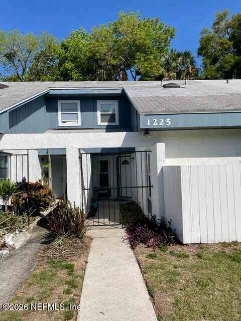 Townhouse For Rent - 1225 Songbird Lane<br/> Jacksonville, FL 32233