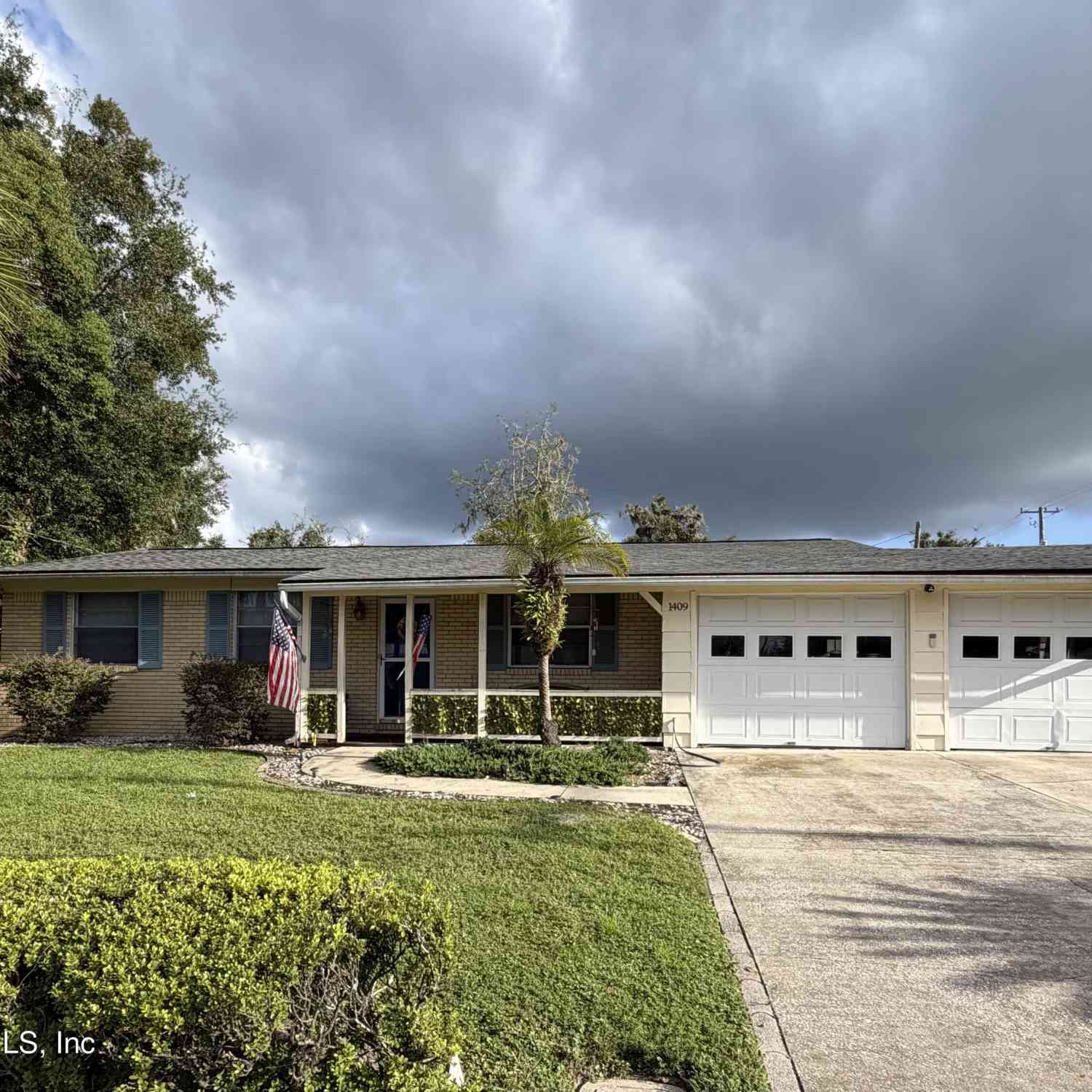 Homes For Sale - 1409 Idlewild Avenue<br/> Green Cove Springs, FL 32043