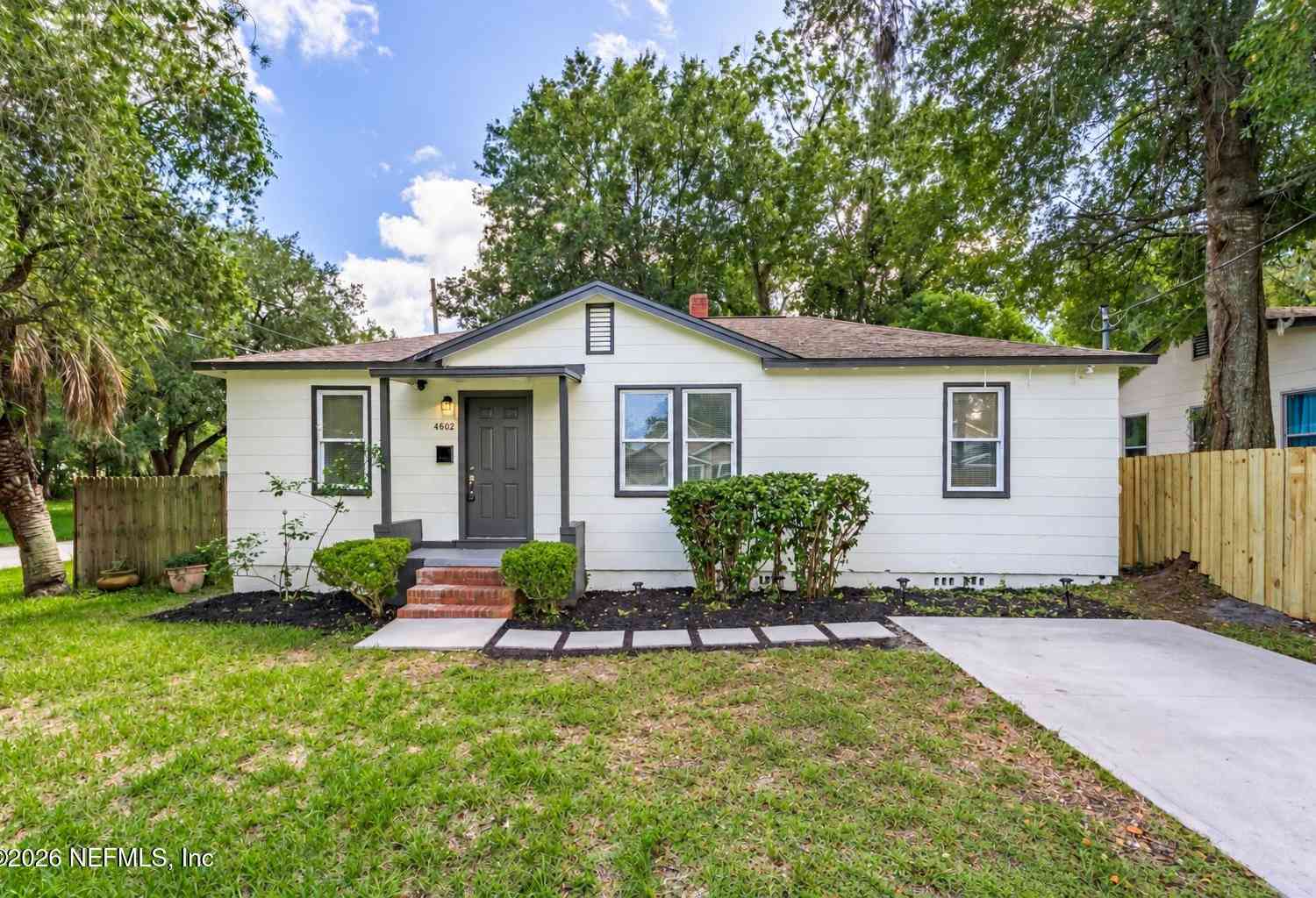 Homes For Sale - 4802 Louisa Terrace<br/> Jacksonville, FL 32205