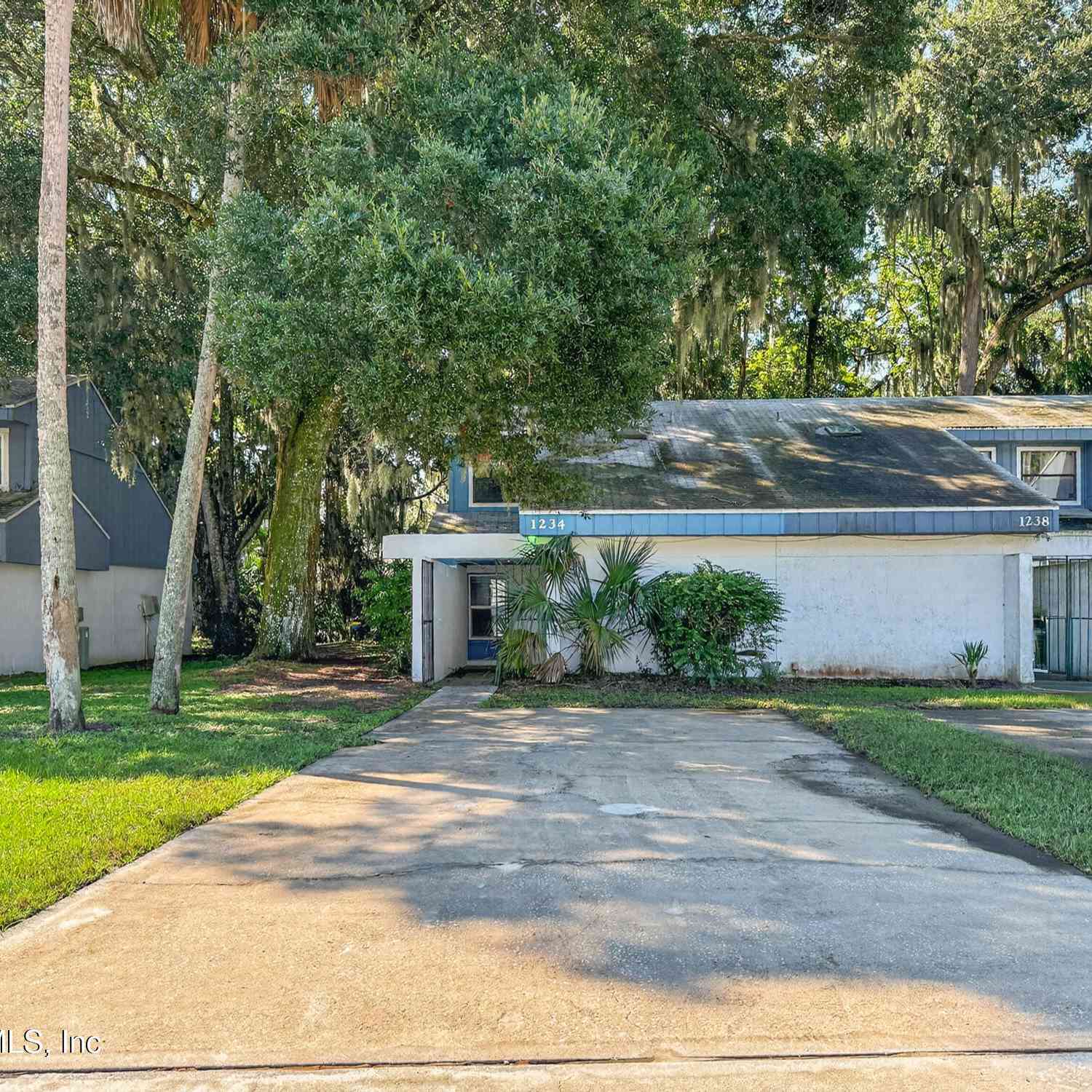 Townhouse For Sale - 1234 Mayport Landing Circle<br/> Jacksonville, FL 32233