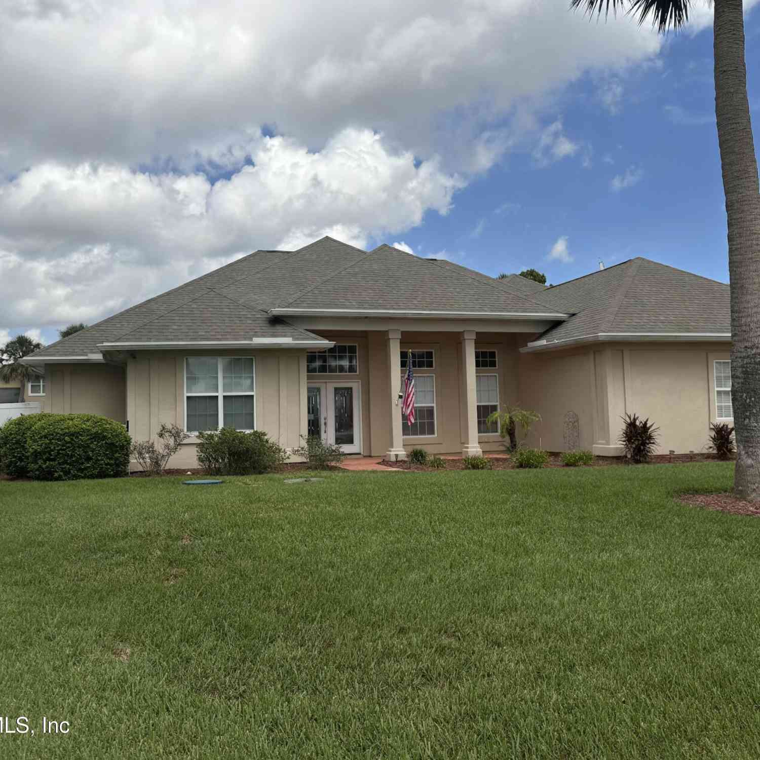 Homes For Sale - 14557 Lagoon Drive<br/> Jacksonville, FL 32250
