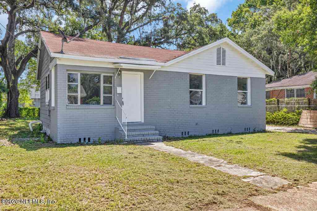 Homes For Sale - 8141 Paul Jones Drive<br/> Jacksonville, FL 32208