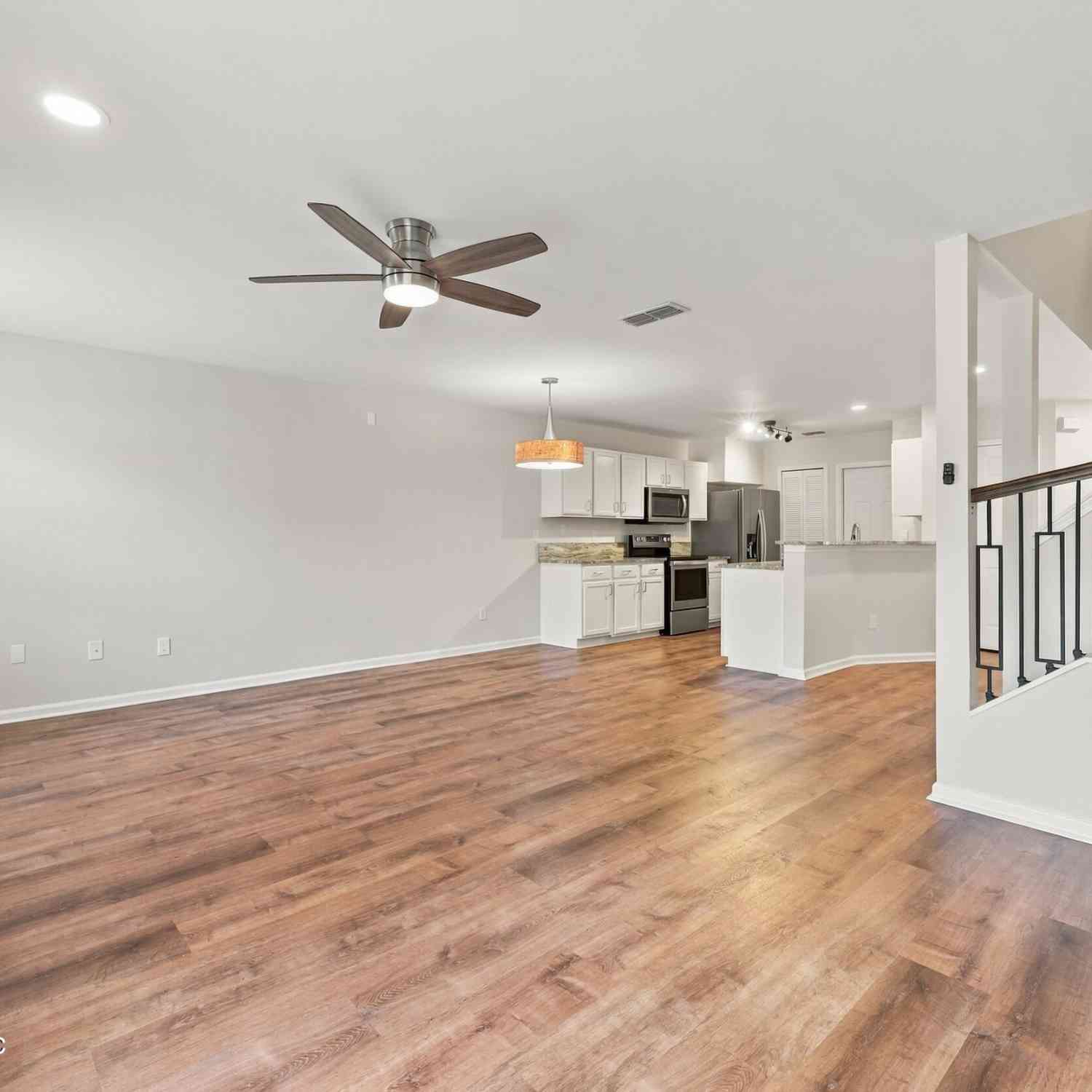 Townhouse For Rent - 3622 Caroline Vale Boulevard<br/> Jacksonville, FL 32277