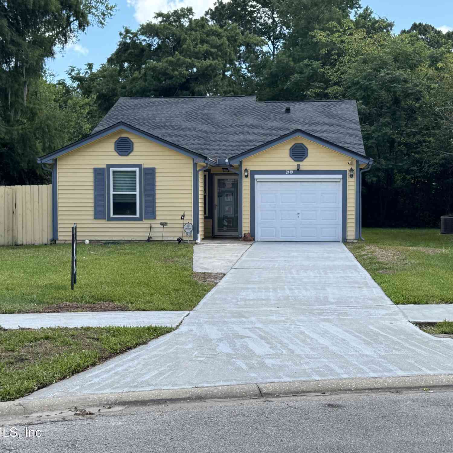 Homes For Sale - 2419 Wattle Tree Road<br/> Jacksonville, FL 32246