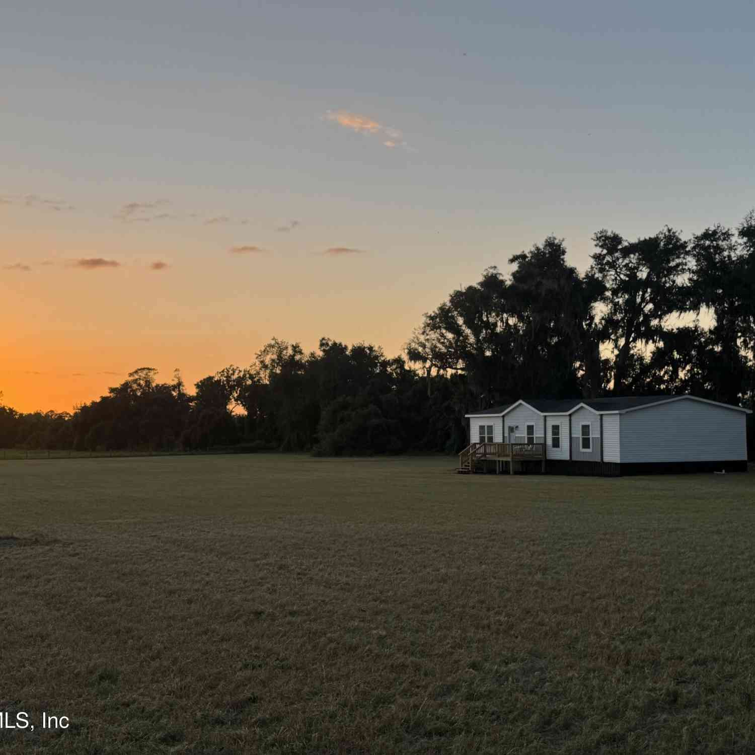 Mobile Home For Sale - 13543 SW 195th Avenue<br/> Brooker, FL 32622