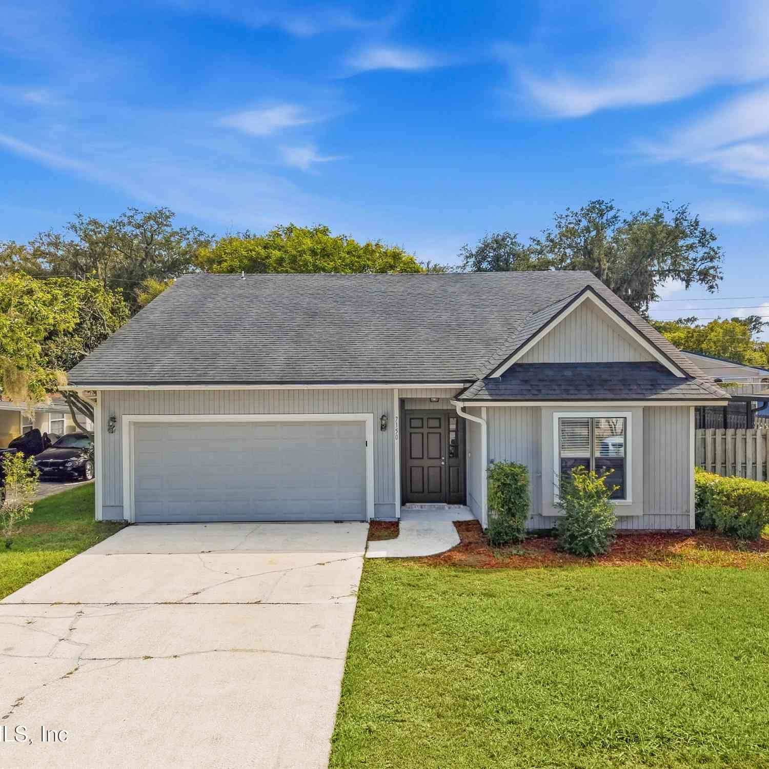 Homes For Sale - 7150 Glendyne Drive<br/> Jacksonville, FL 32216
