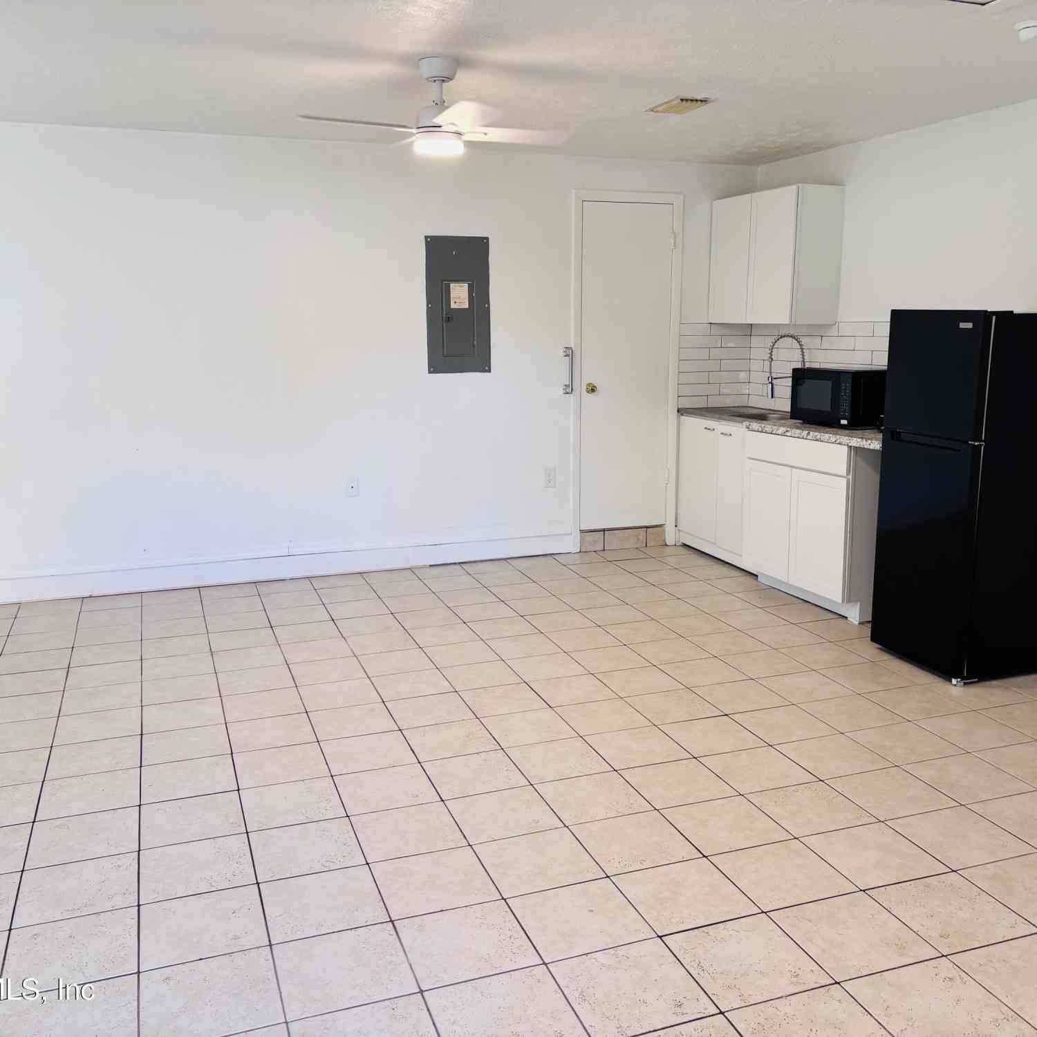 Apartment For Rent - 8774 Country Creek Boulevard<br/> Jacksonville, FL 32221