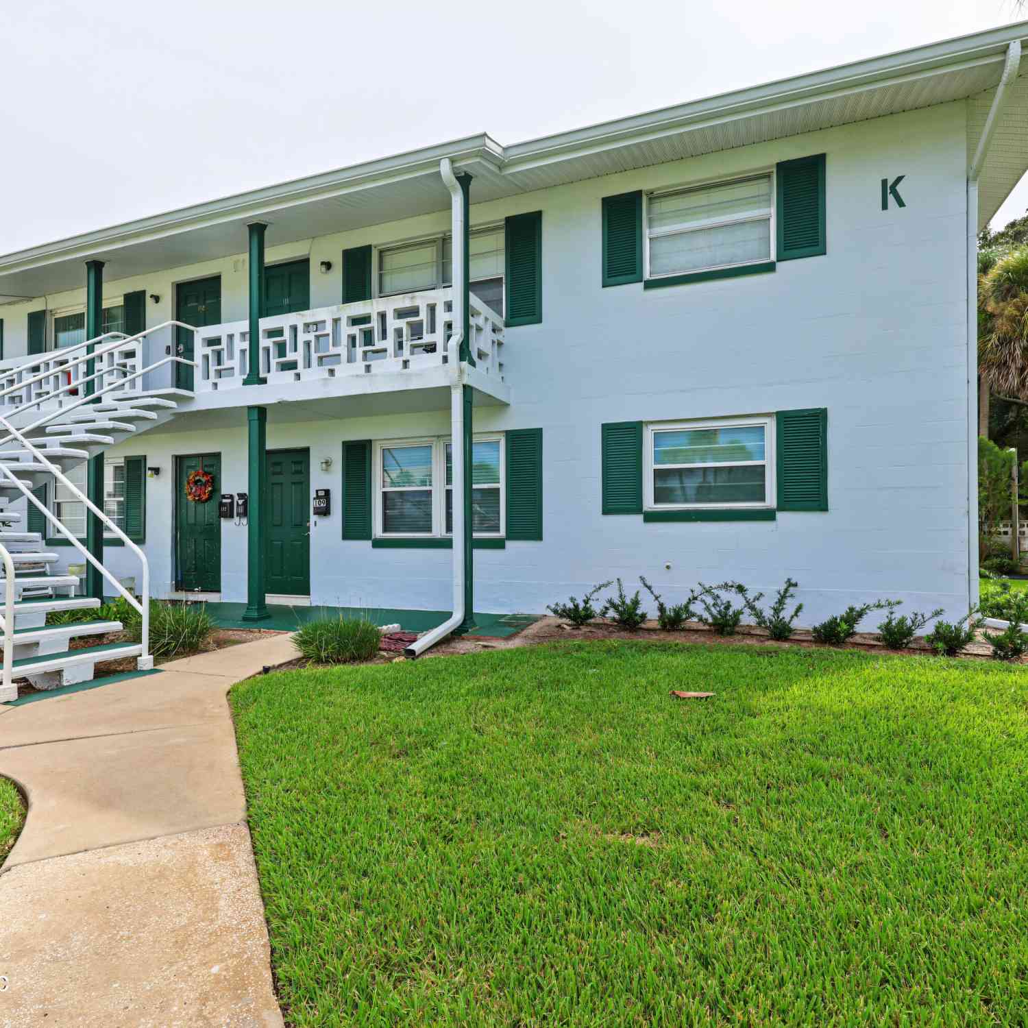 Condo For Sale - 1800 S Palmetto Avenue #1090<br/> Volusia County, South Daytona, FL 32119