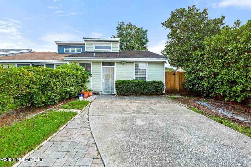 Townhouse For Rent - 2423 N Seabury Place<br/> Jacksonville, FL 32246