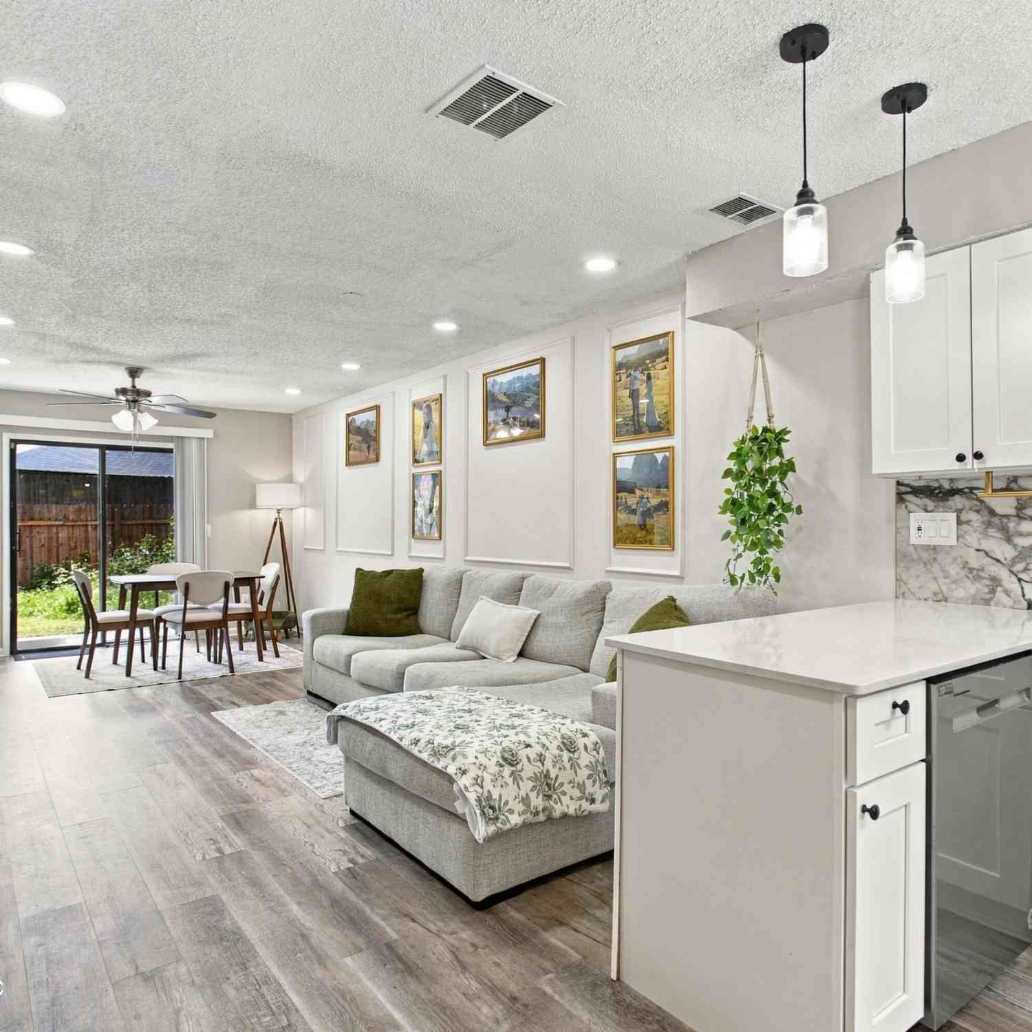 Townhouse For Sale - 11632 Dunes Way Drive<br/> Duval County, Jacksonville, FL 32225