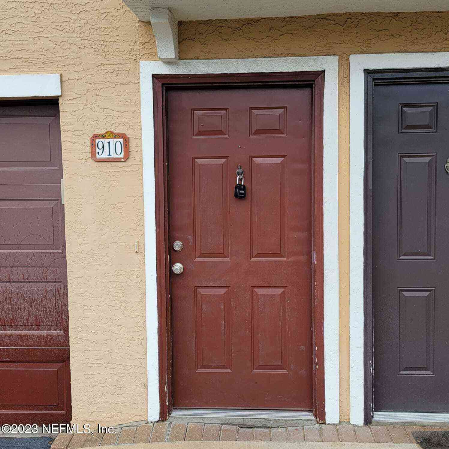 Condo For Rent - 10075 Gate Parkway #910<br/> Jacksonville, FL 32246