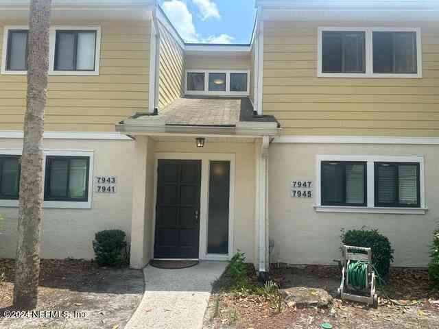 Condo For Sale - 7947 Los Robles Court<br/> Duval County, Jacksonville, FL 32256