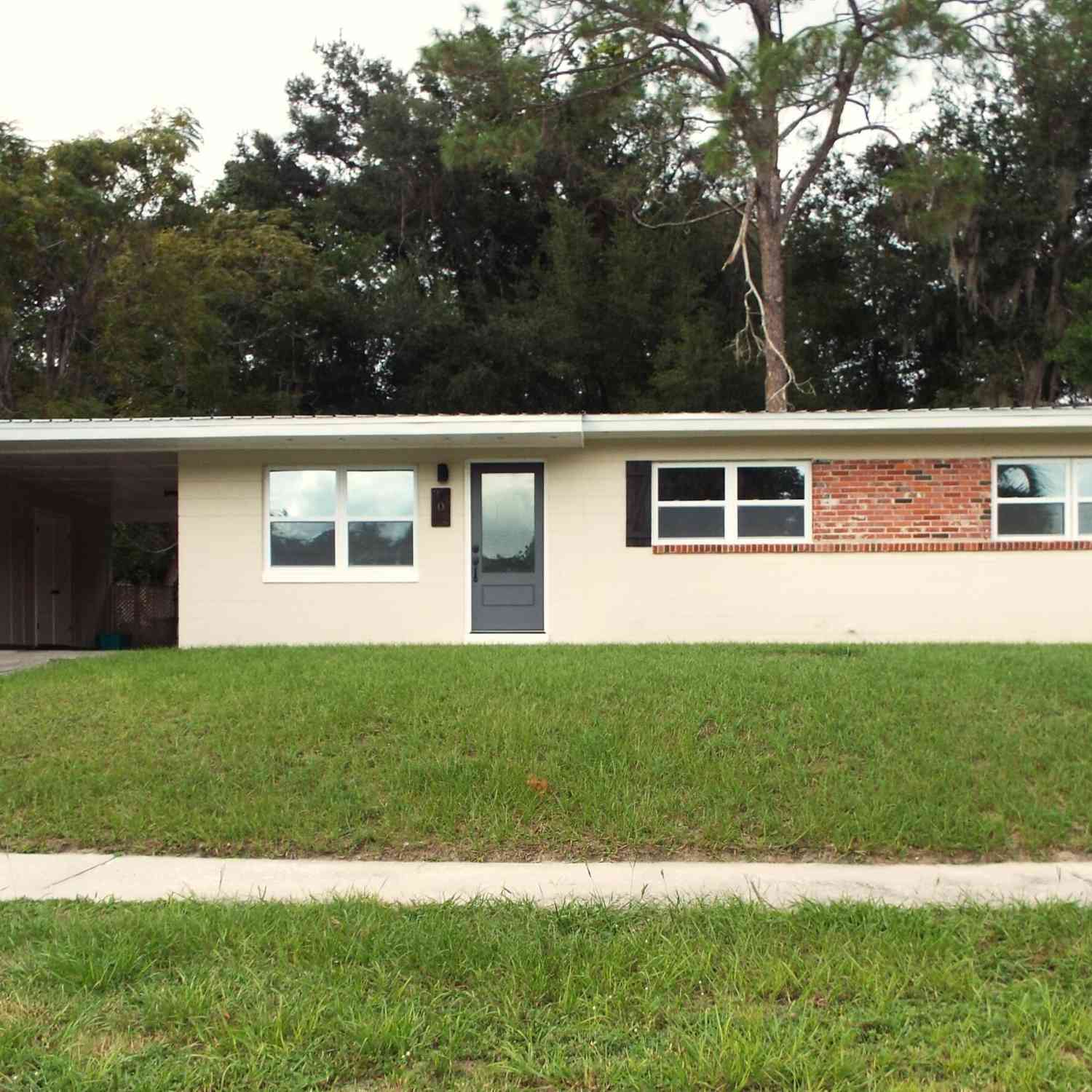 Homes For Sale - 302 Belmont Drive<br/> Palatka, FL 32177
