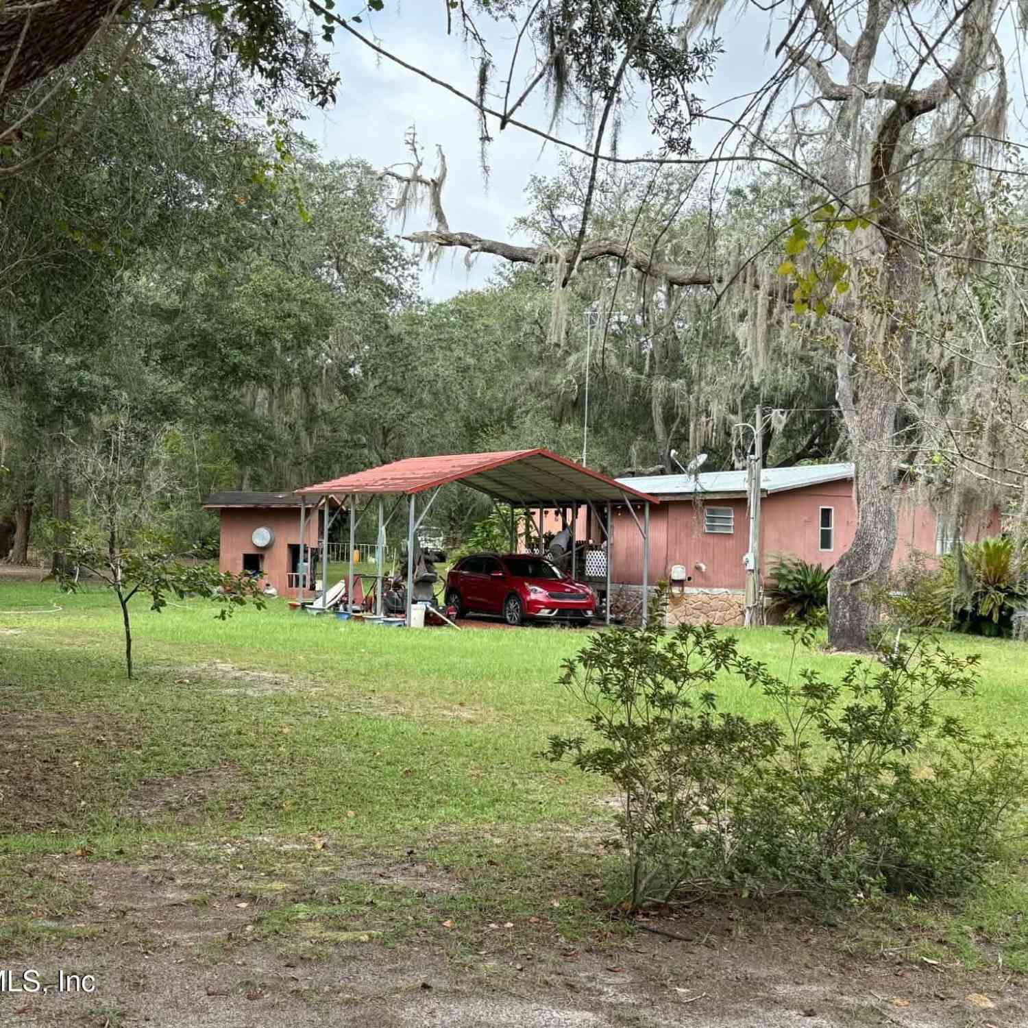 Mobile Home For Sale - 127 West Lake Drive<br/> Putnam County, Heathrow, FL 32640