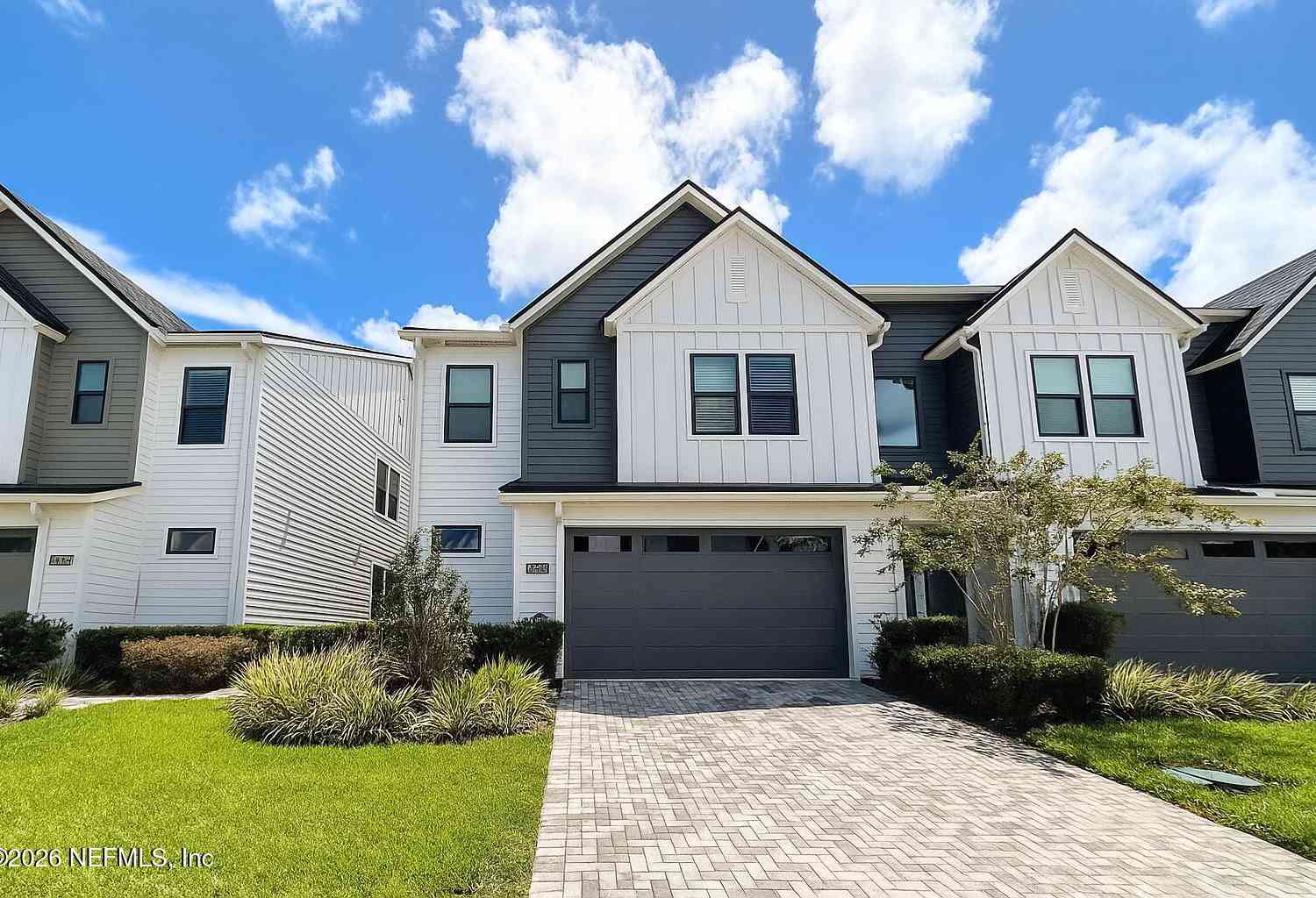 Townhouse For Rent - 11344 Newtonian Boulevard<br/> Jacksonville, FL 32256
