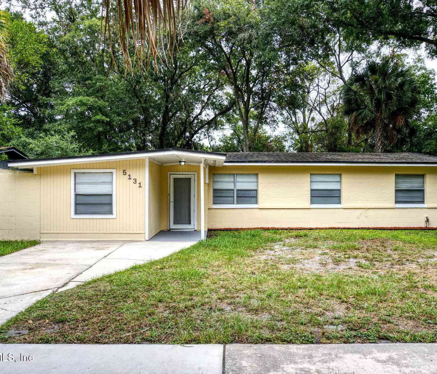 Homes For Sale - 5131 Redstone Drive<br/> Jacksonville, FL 32210
