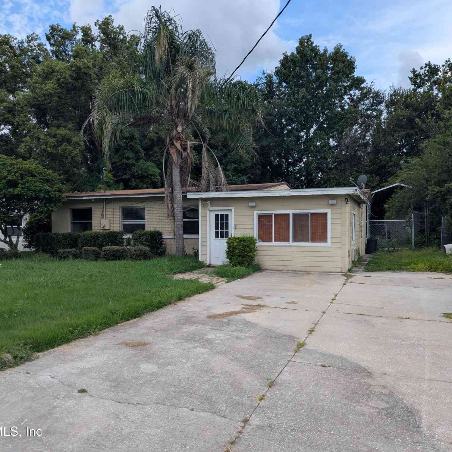 Homes For Sale - 6220 Pennant Drive<br/> Jacksonville, FL 32244
