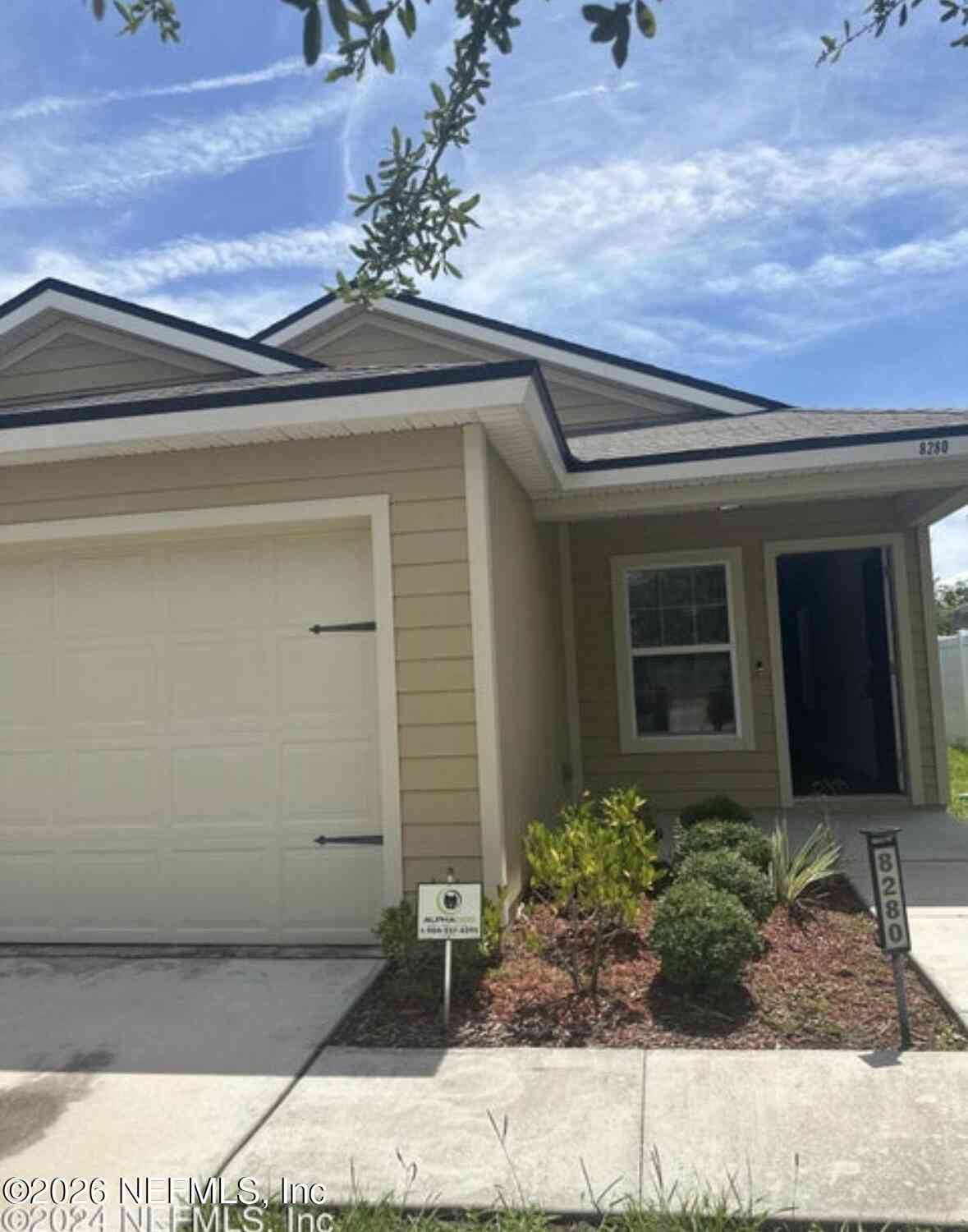 Homes For Rent - 8280 Meadow Walk Lane<br/> Jacksonville, FL 32256