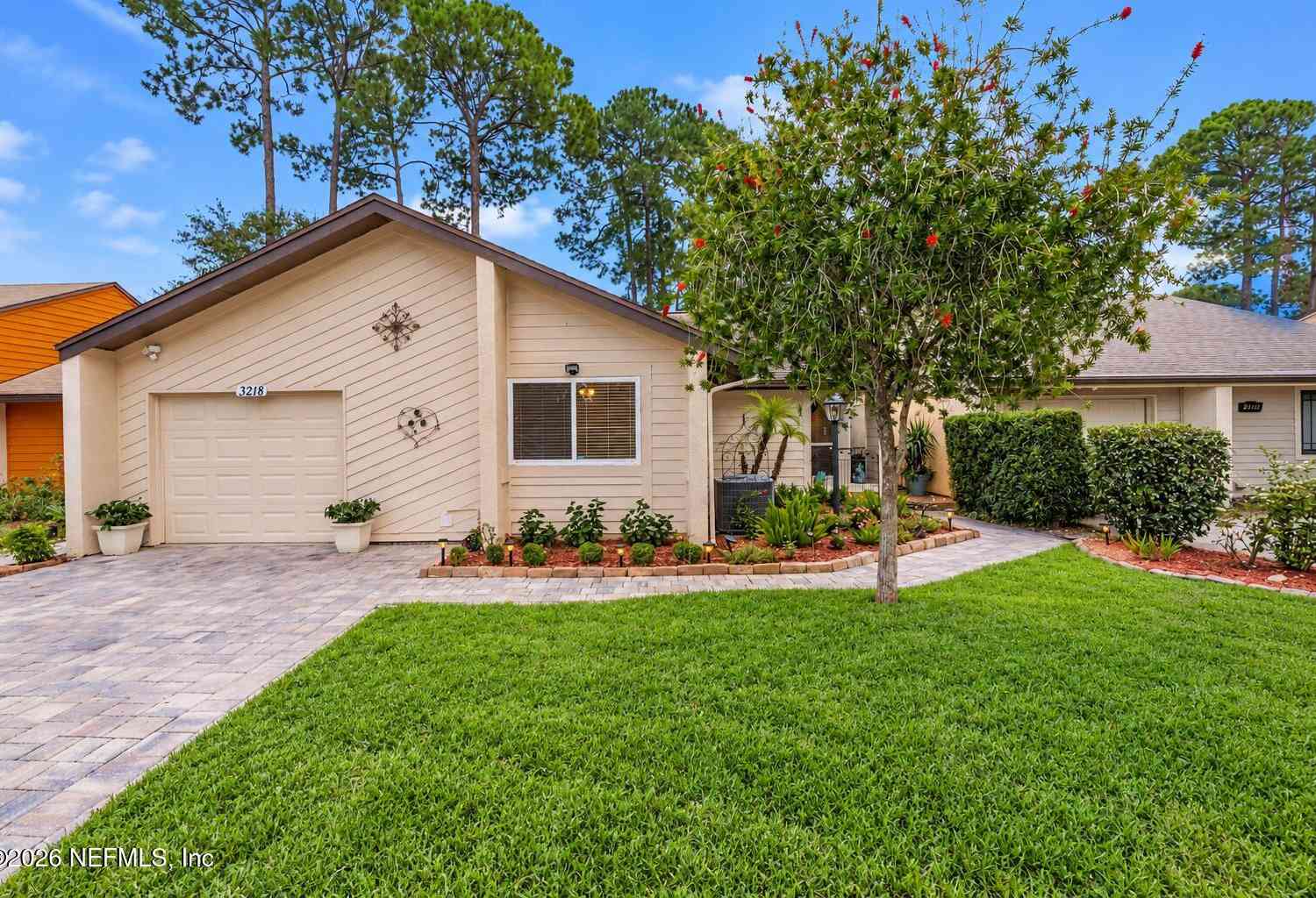 Homes For Sale - 3218 Thorn Lane<br/> Jacksonville, FL 32223